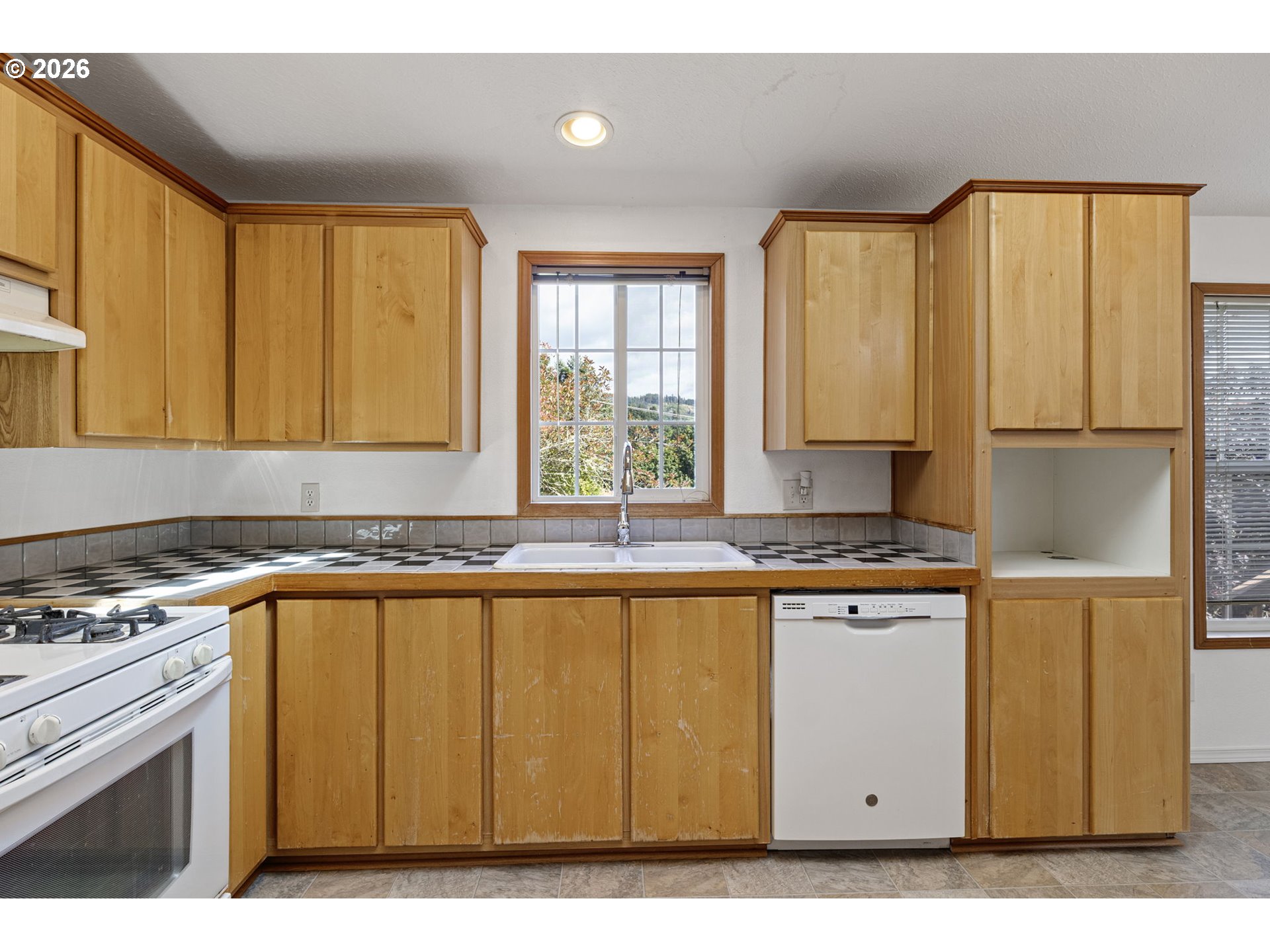475 3RD ST, Elkton, OR 97436