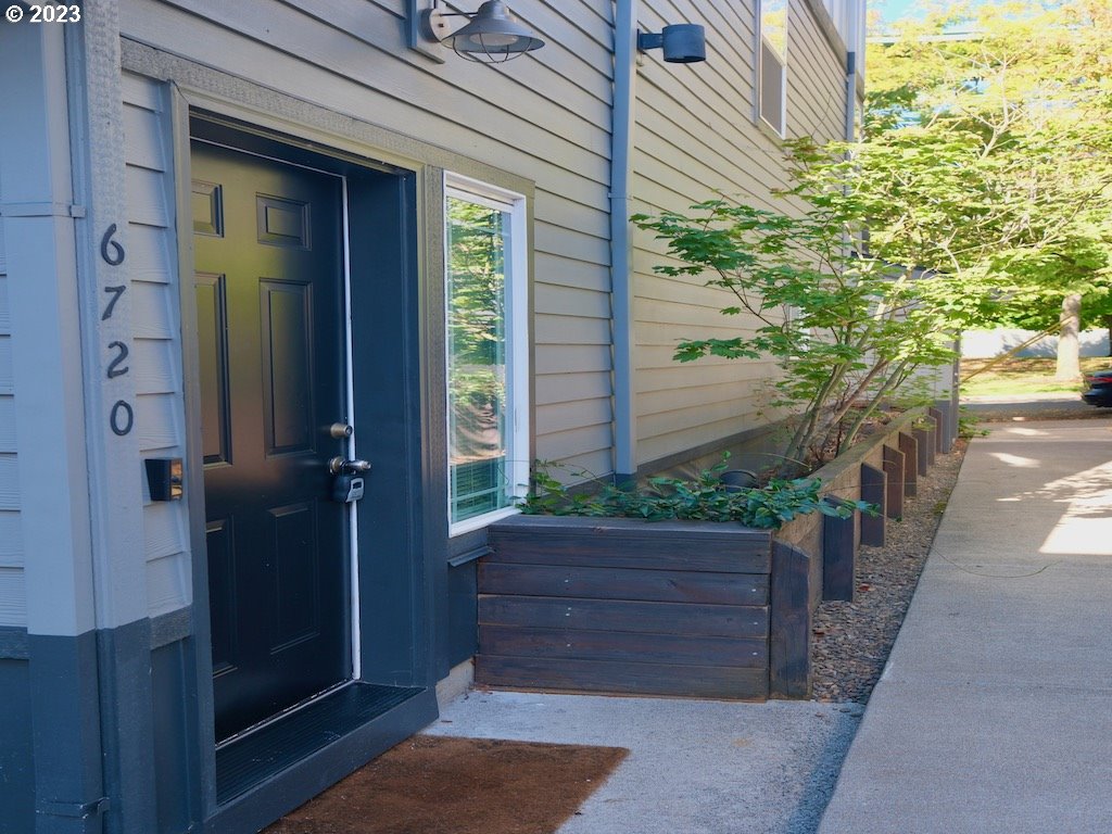 6720 N Pittsburg AVE, Portland, OR, 97203