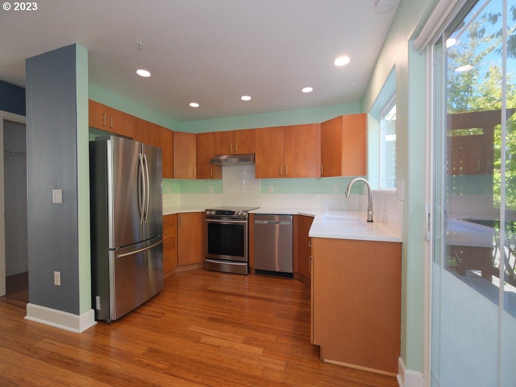 6720 N Pittsburg AVE, Portland, OR, 97203