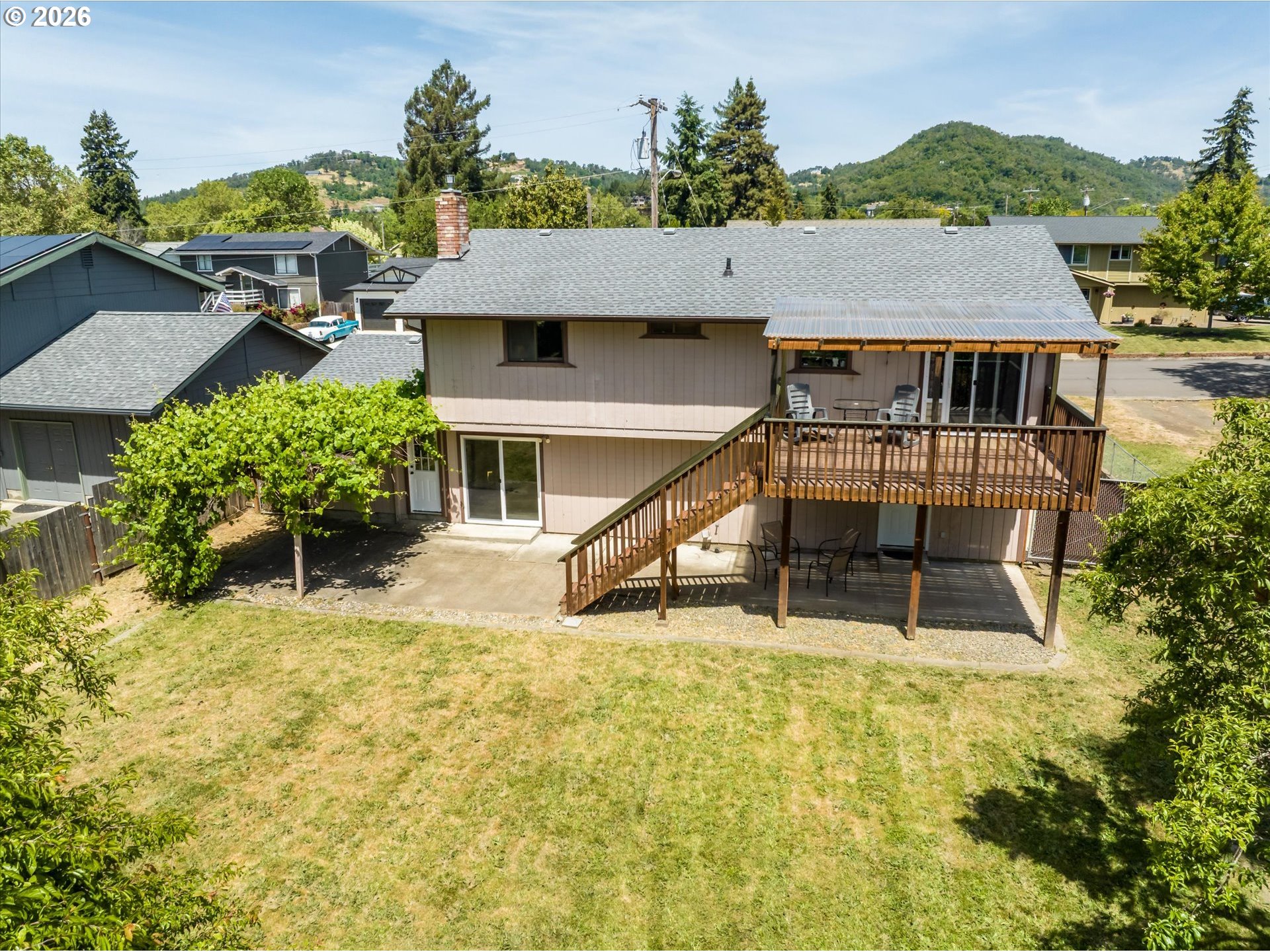 1537 NW RACHEL AVE, Roseburg, OR 97471