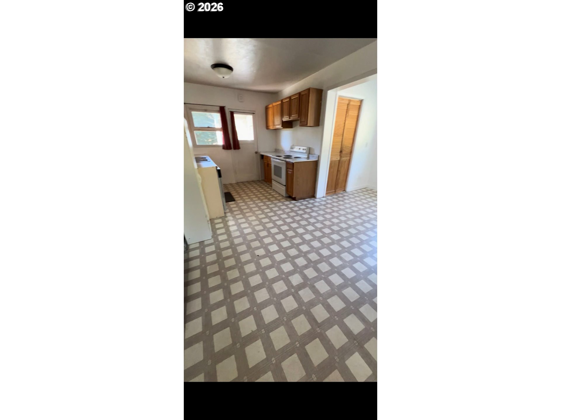 9060 AZALEA GLEN RD, Glendale, OR, 97442