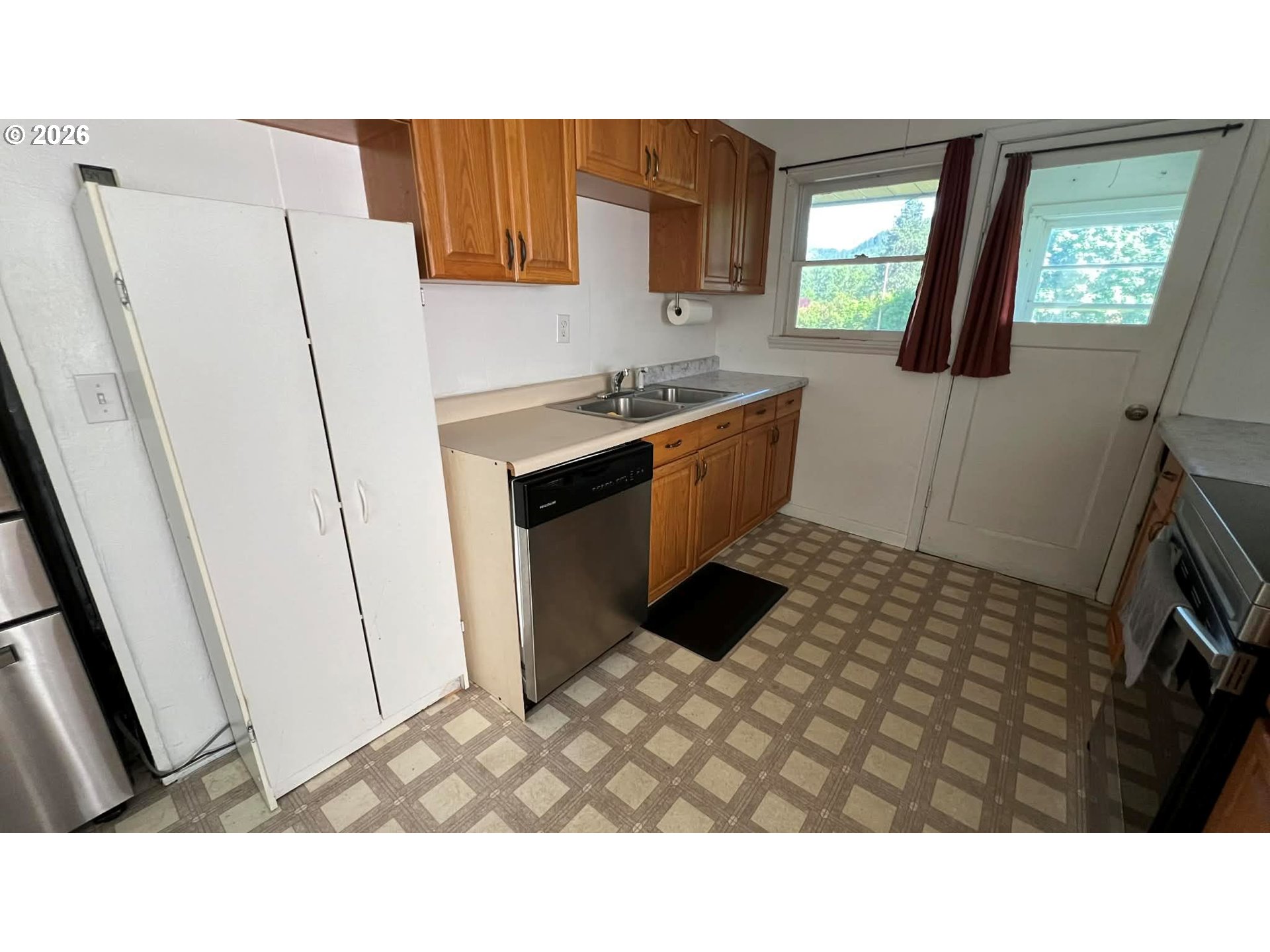 9060 AZALEA GLEN RD, Glendale, OR, 97442