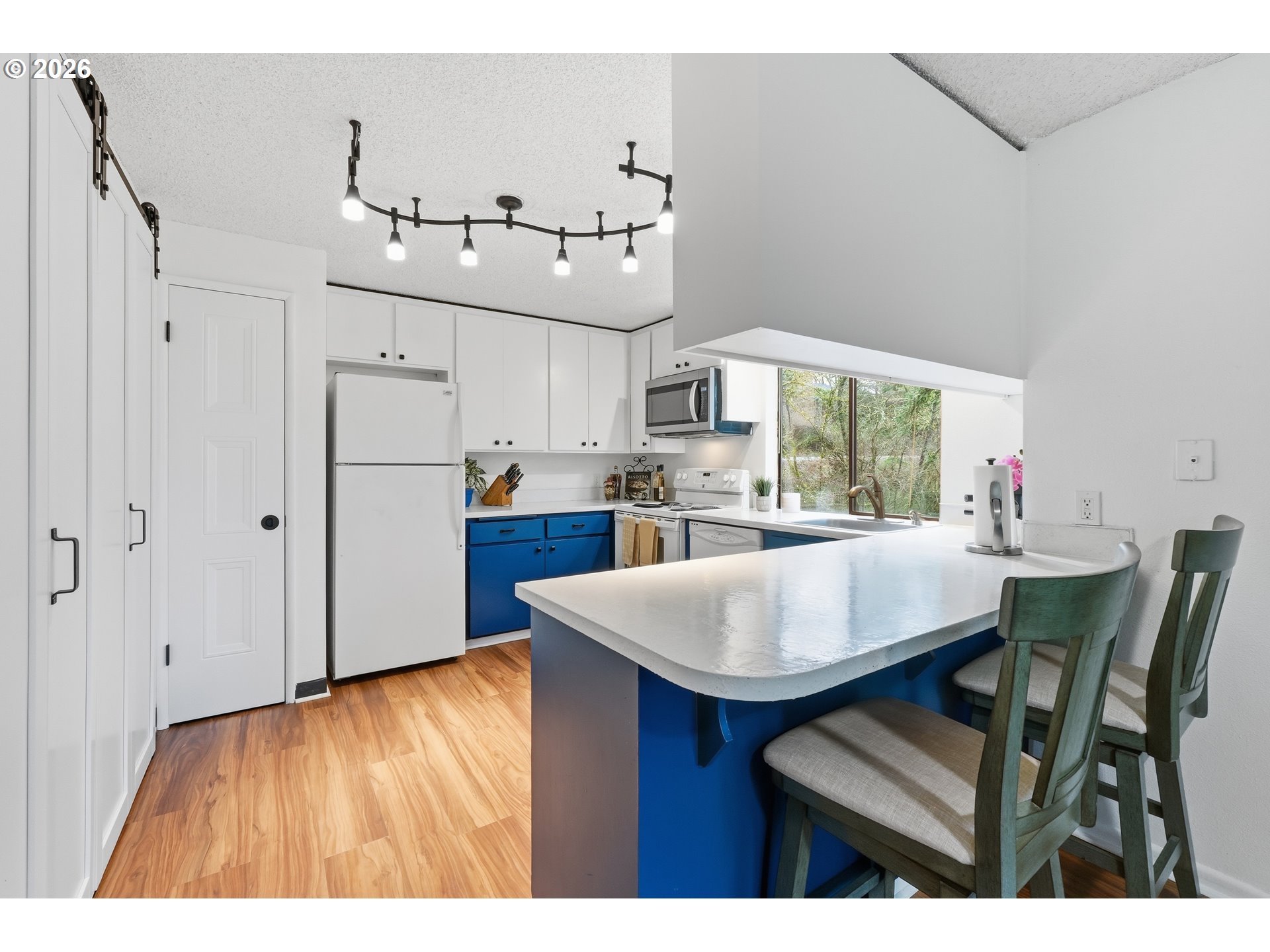 219 CERVANTES UNIT 219, Lake Oswego, OR, 97035