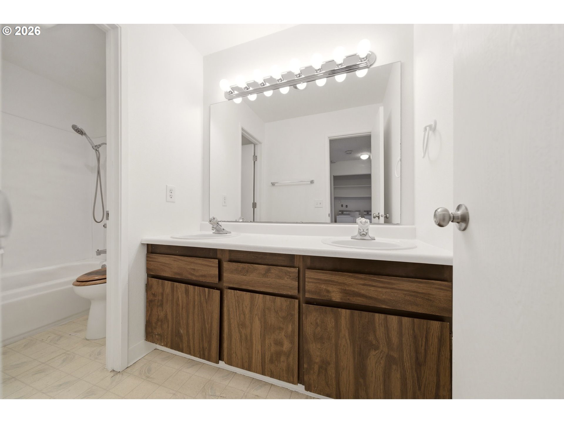 Photo #24: 519012420 Listing: Photo #24