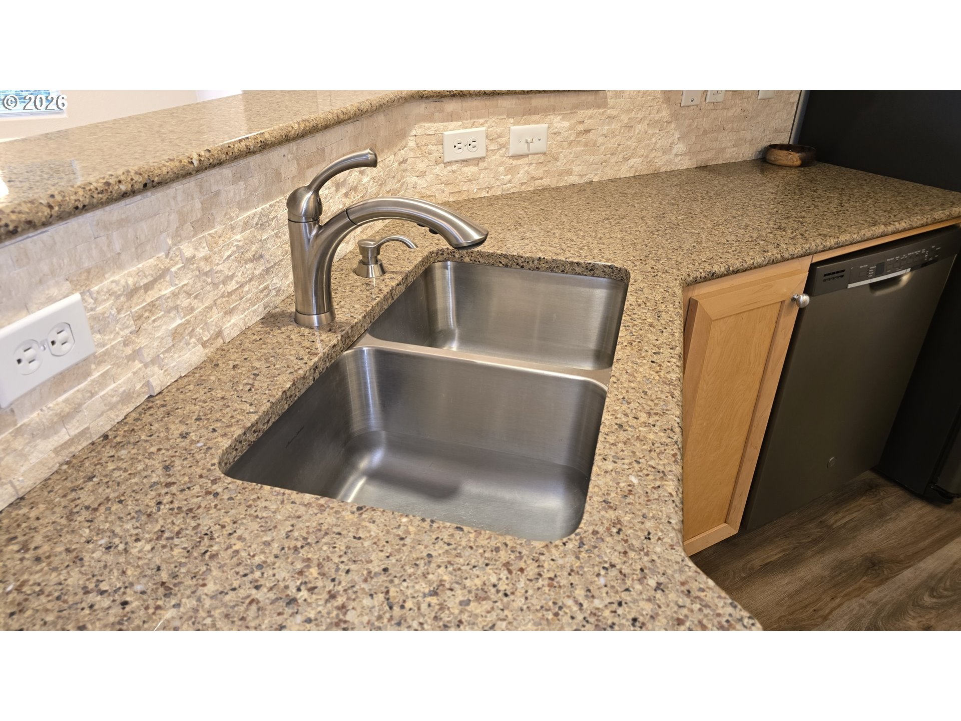 Photo #8: 519795353 Listing: Photo #8