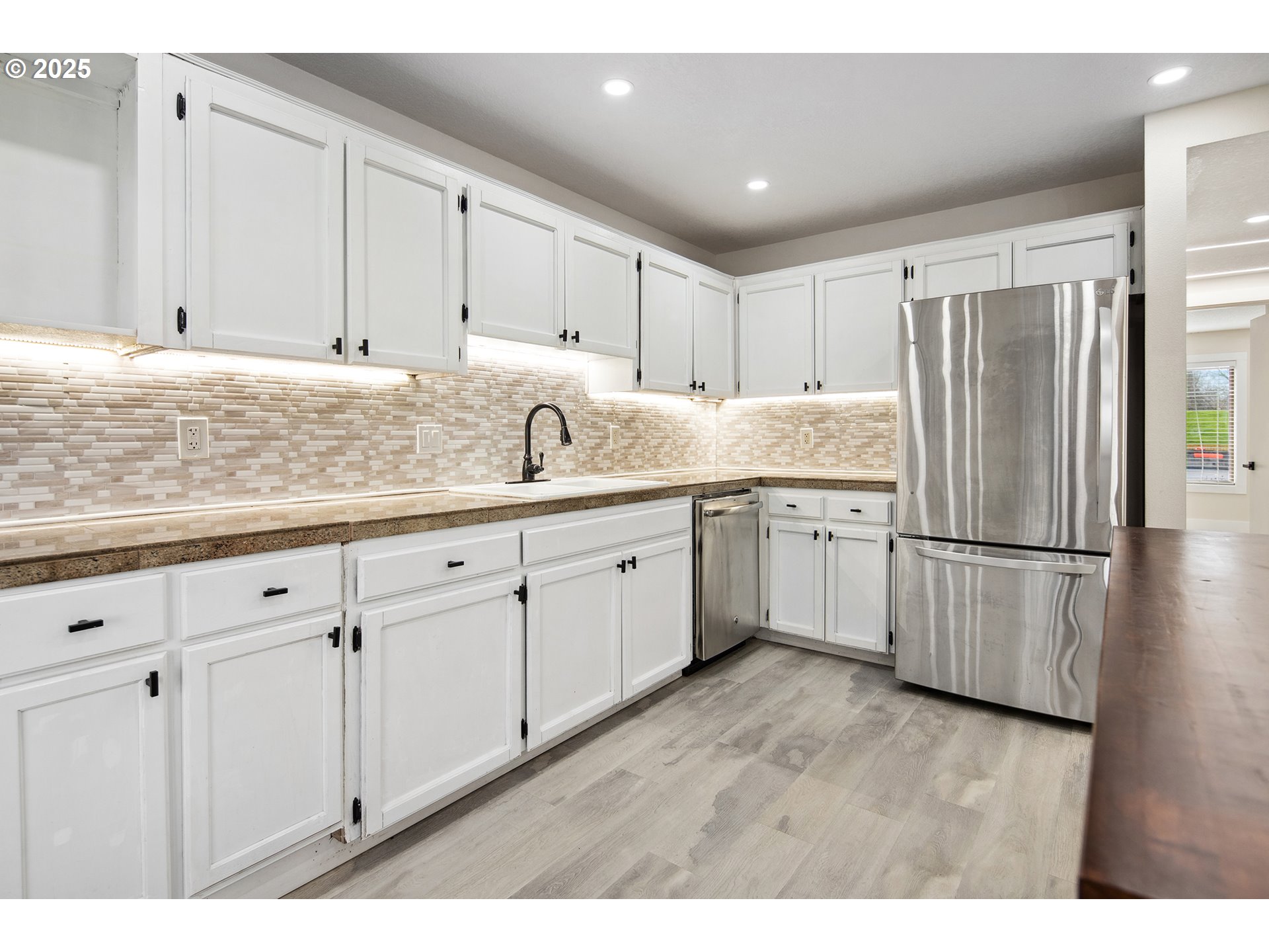 Photo #6: 520156498 Listing 