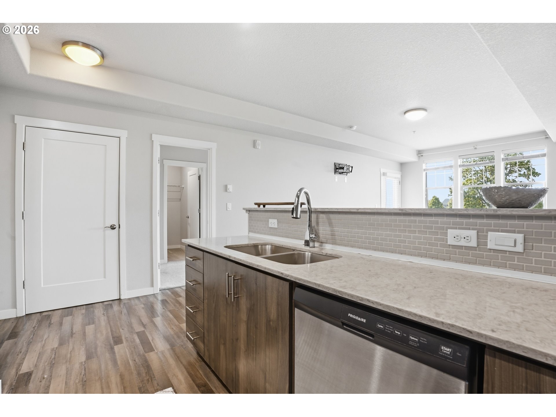 Photo #8: 521811924 Listing: Photo #8