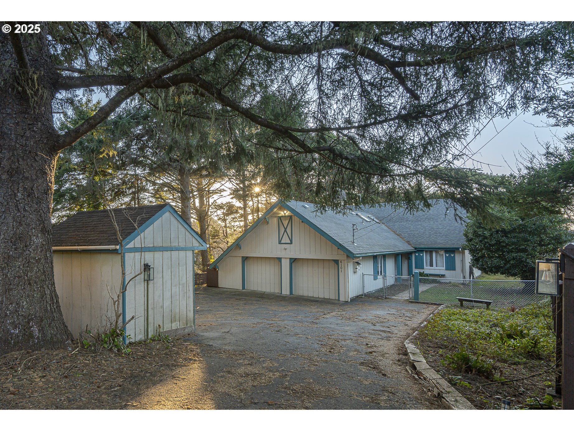 Photo of 6101 OAR DR Lincoln City OR 97367