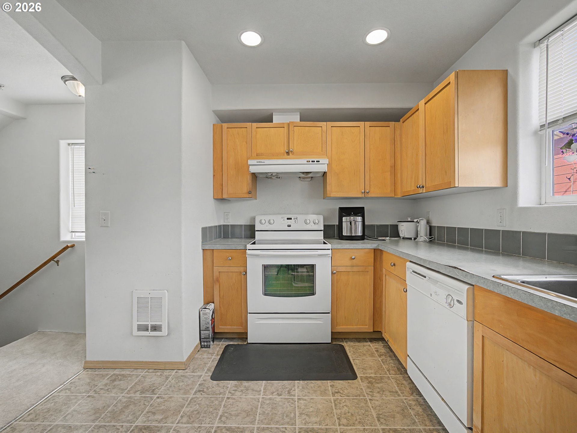 3233 SE 122 UNIT D, Portland, OR, 97236