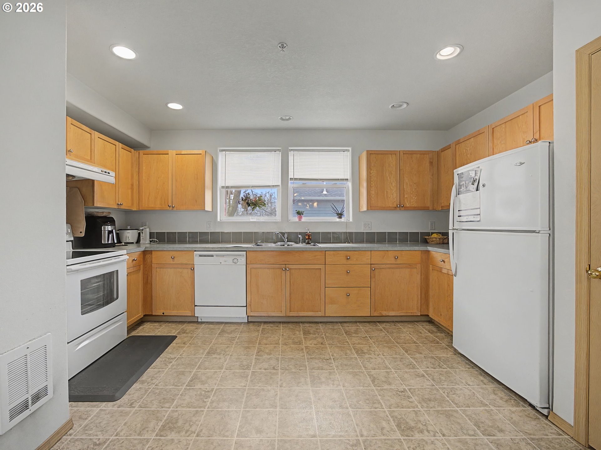 3233 SE 122 UNIT D, Portland, OR, 97236