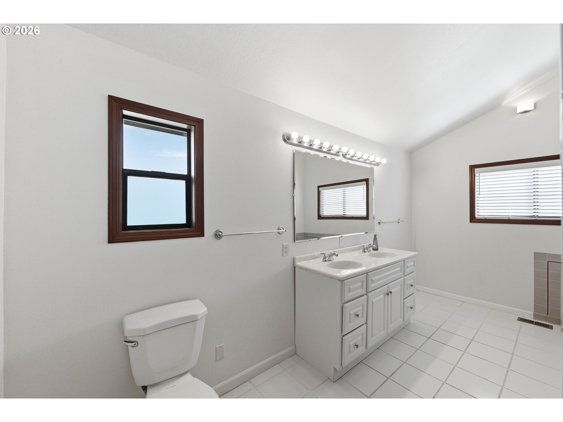 2149 HAMILTON ST, North Bend, OR, 97459