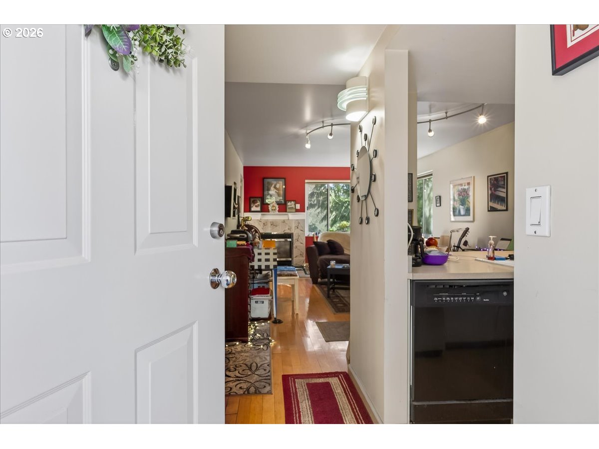 Photo #4: 524399825 Listing: Photo #4