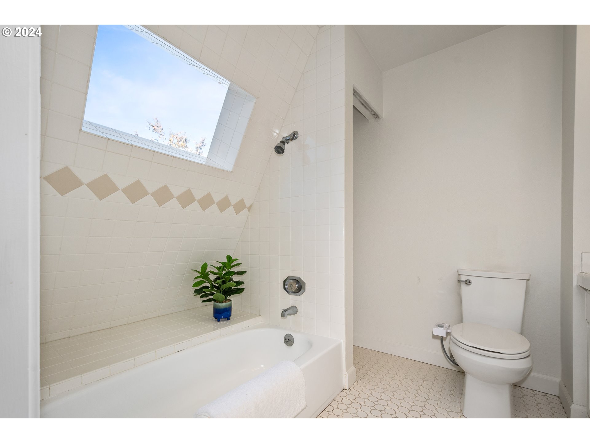 Photo #14: 524543263 Listing: Photo #14