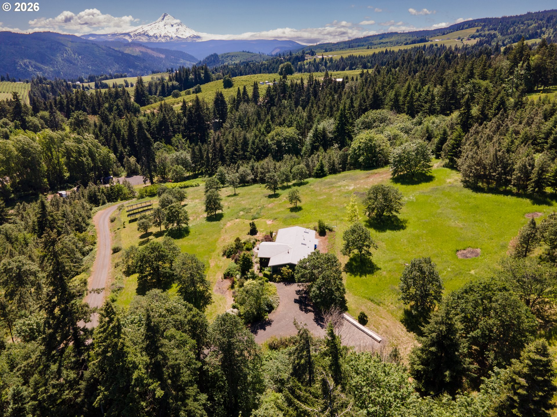 Photo of 5090 Binns Hill DR Hood River OR 97031