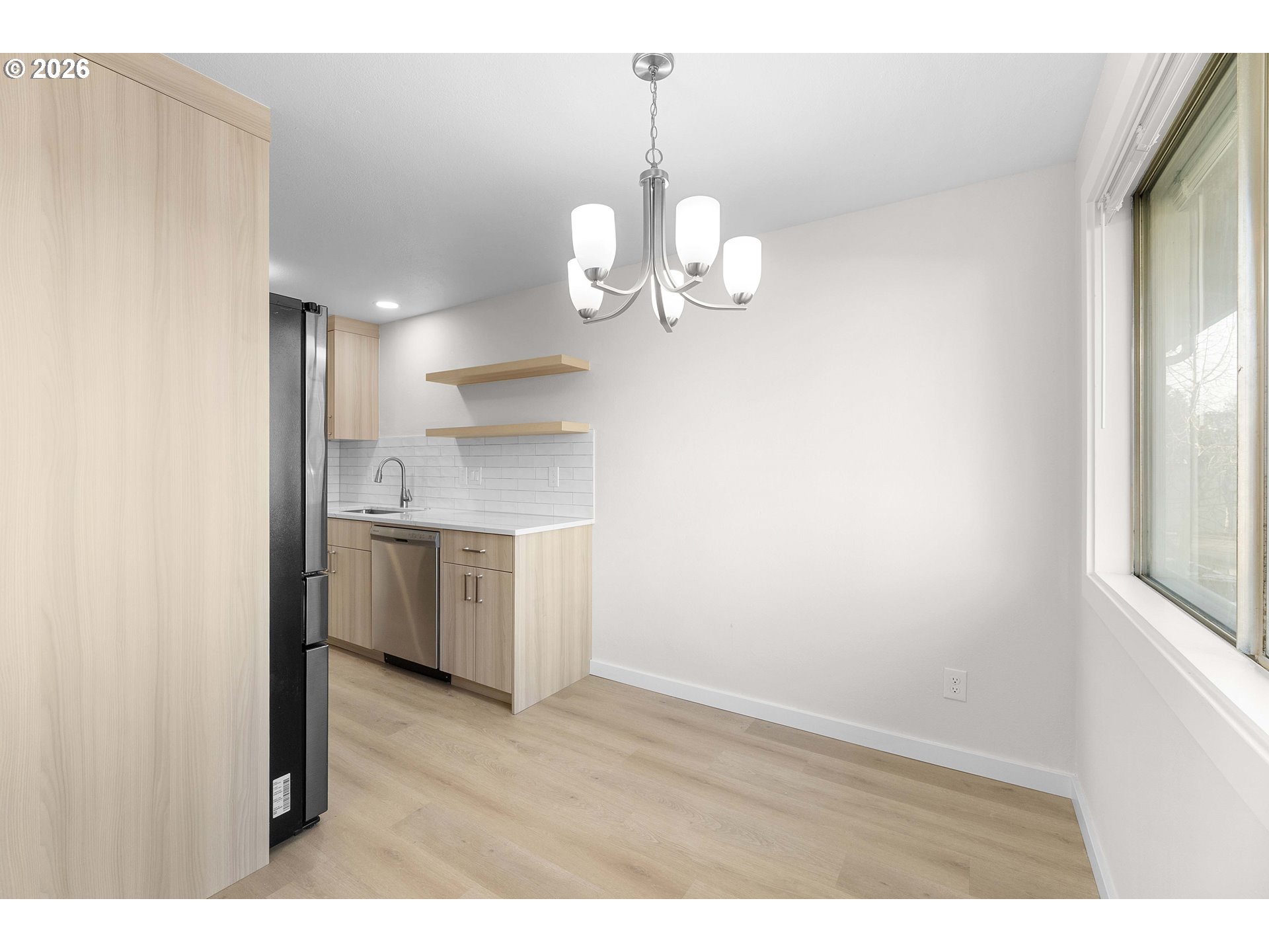 Photo #4: 526672854 Listing: Photo #4