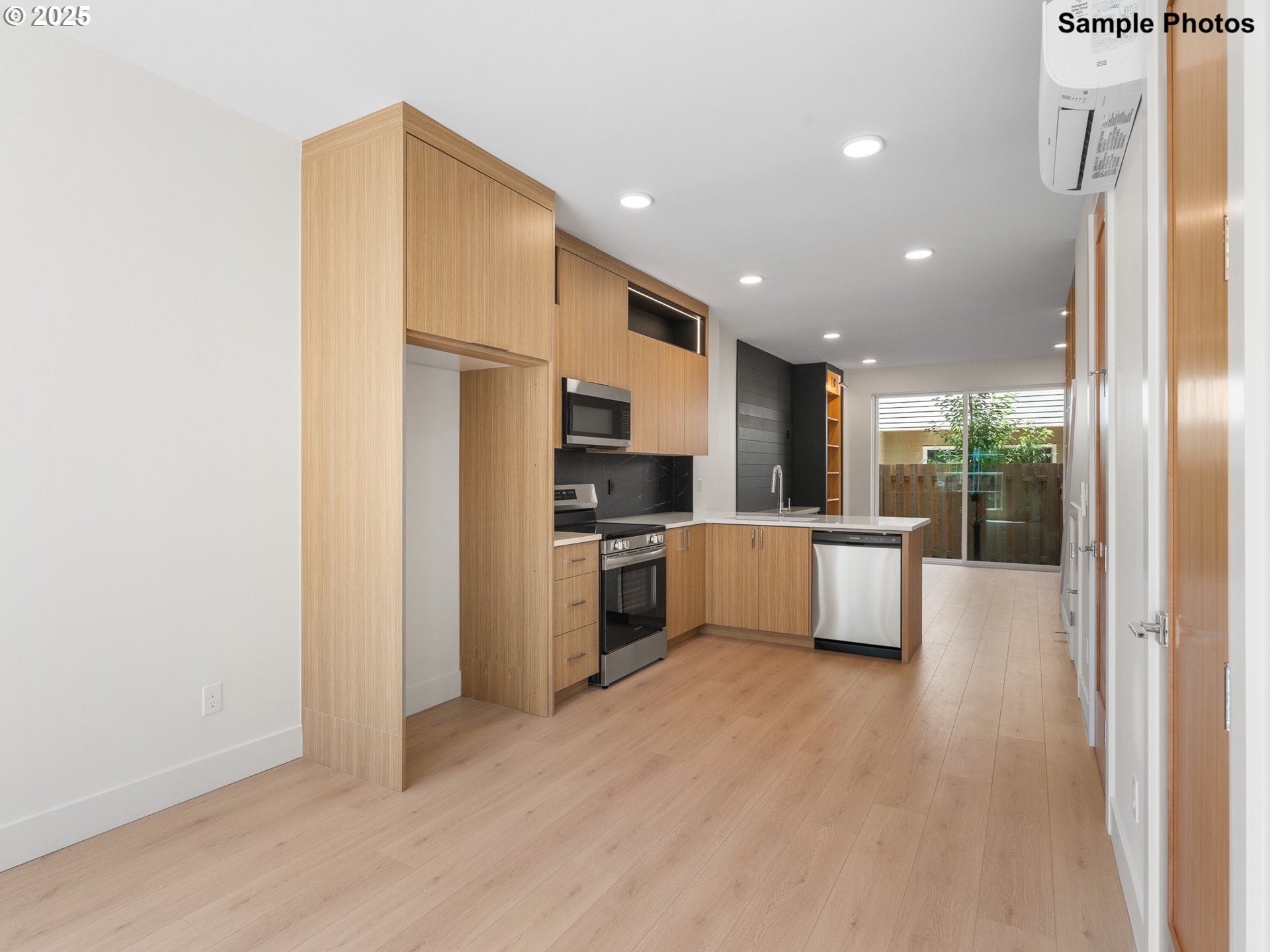 3005 NE Ainsworth ST, Portland, OR, 97211