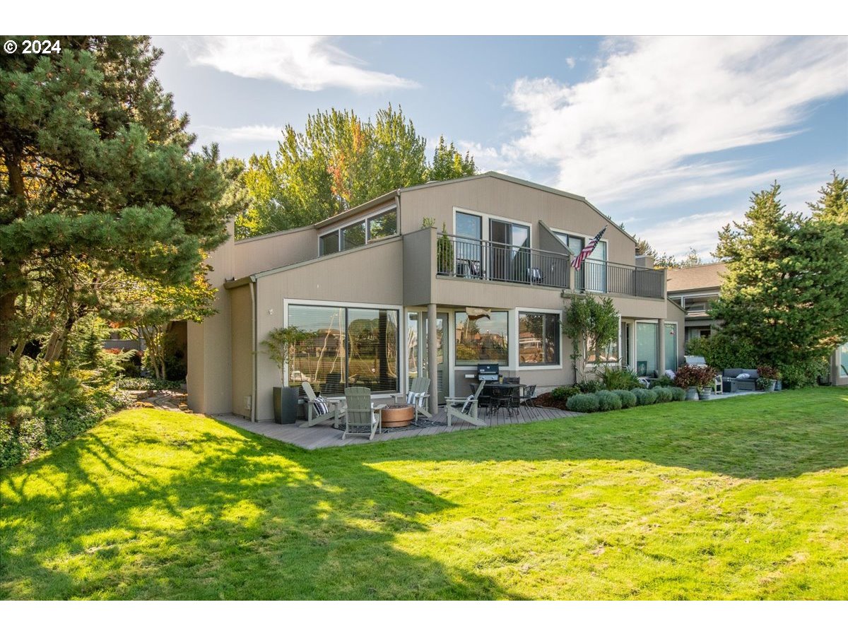 419 N TOMAHAWK ISLAND DR, Portland, OR, 97217