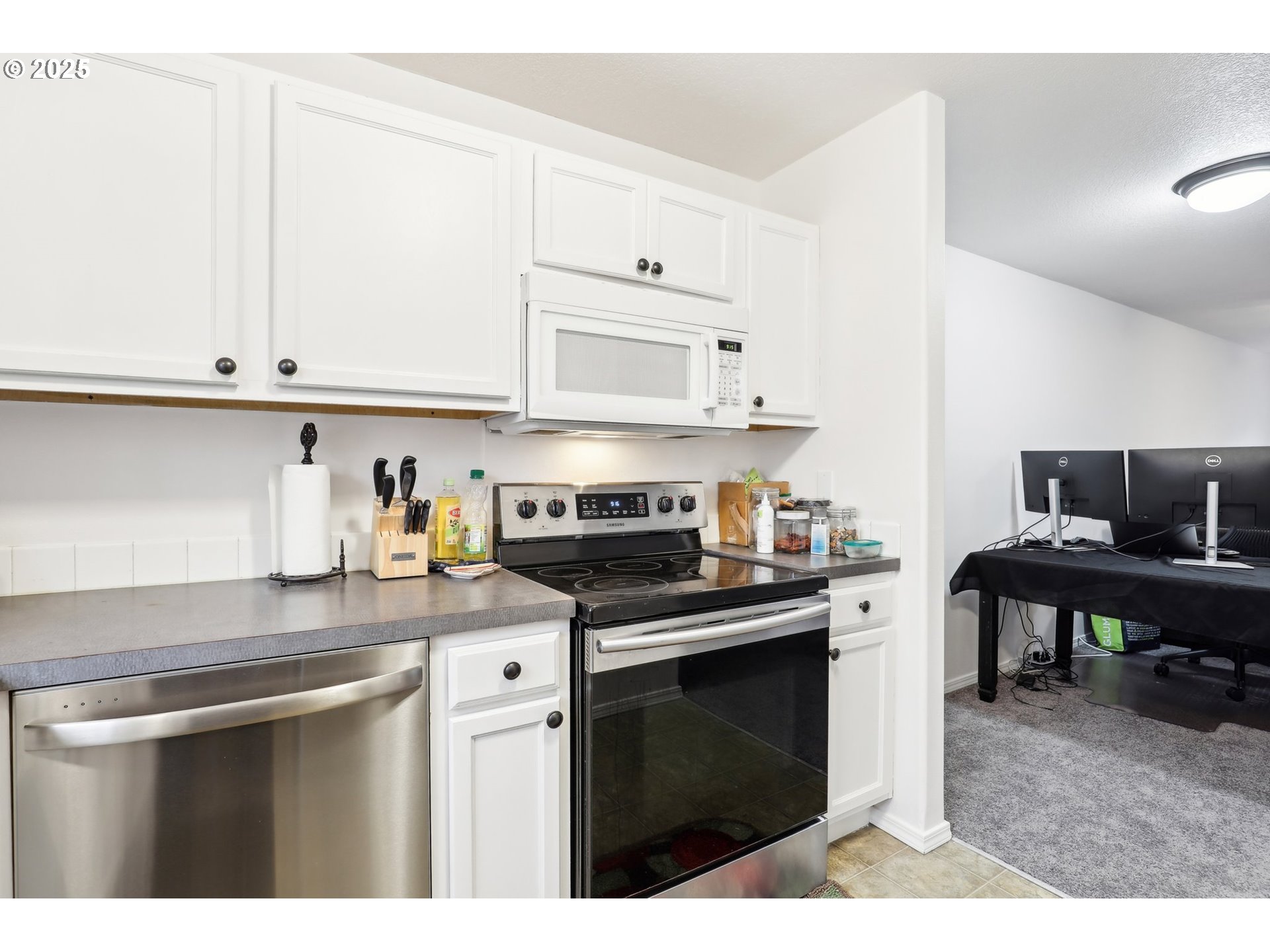 Photo #8: 530105004 Listing: Photo #8