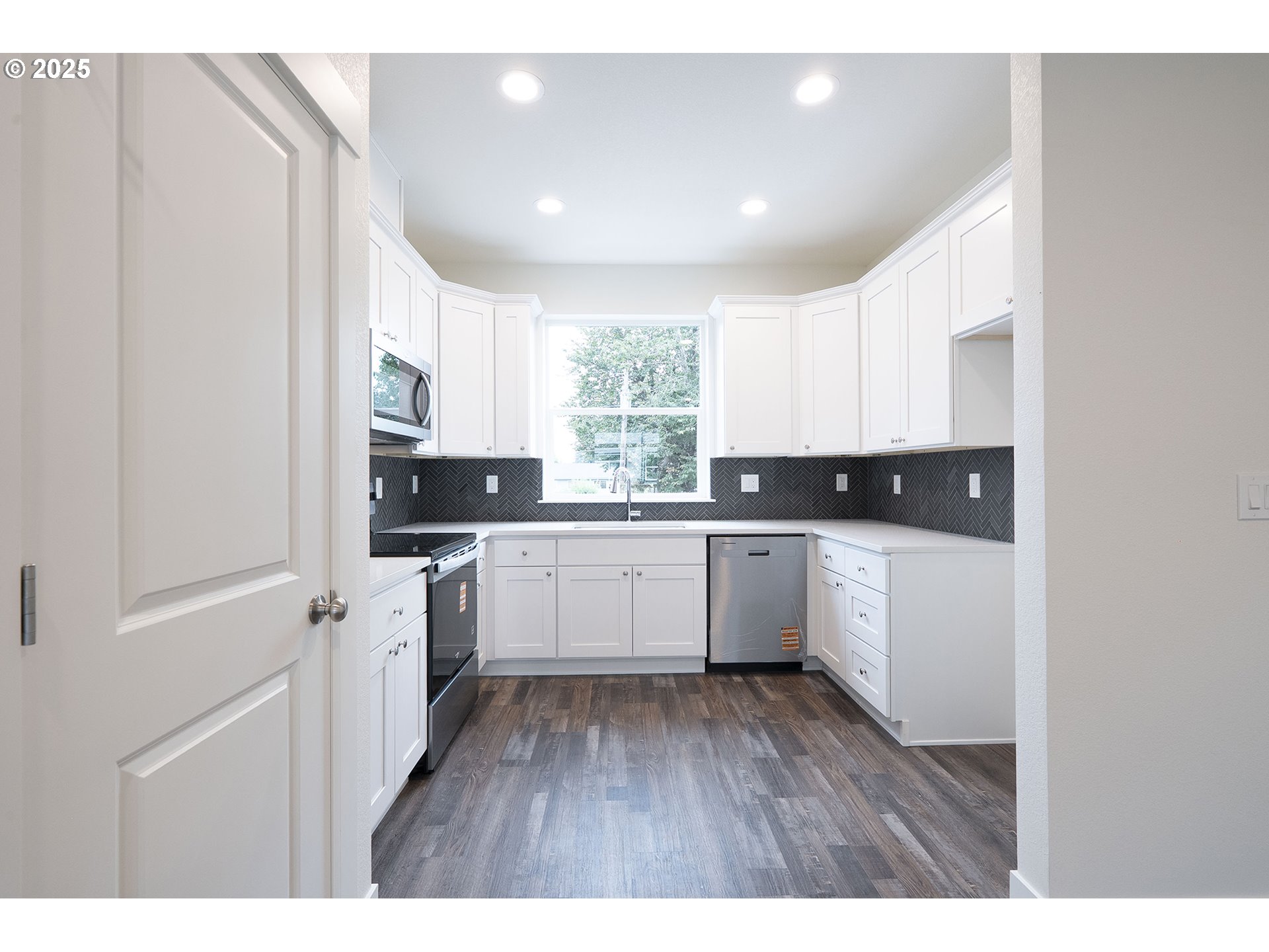 Photo #11: 531466984 Listing: Photo #11