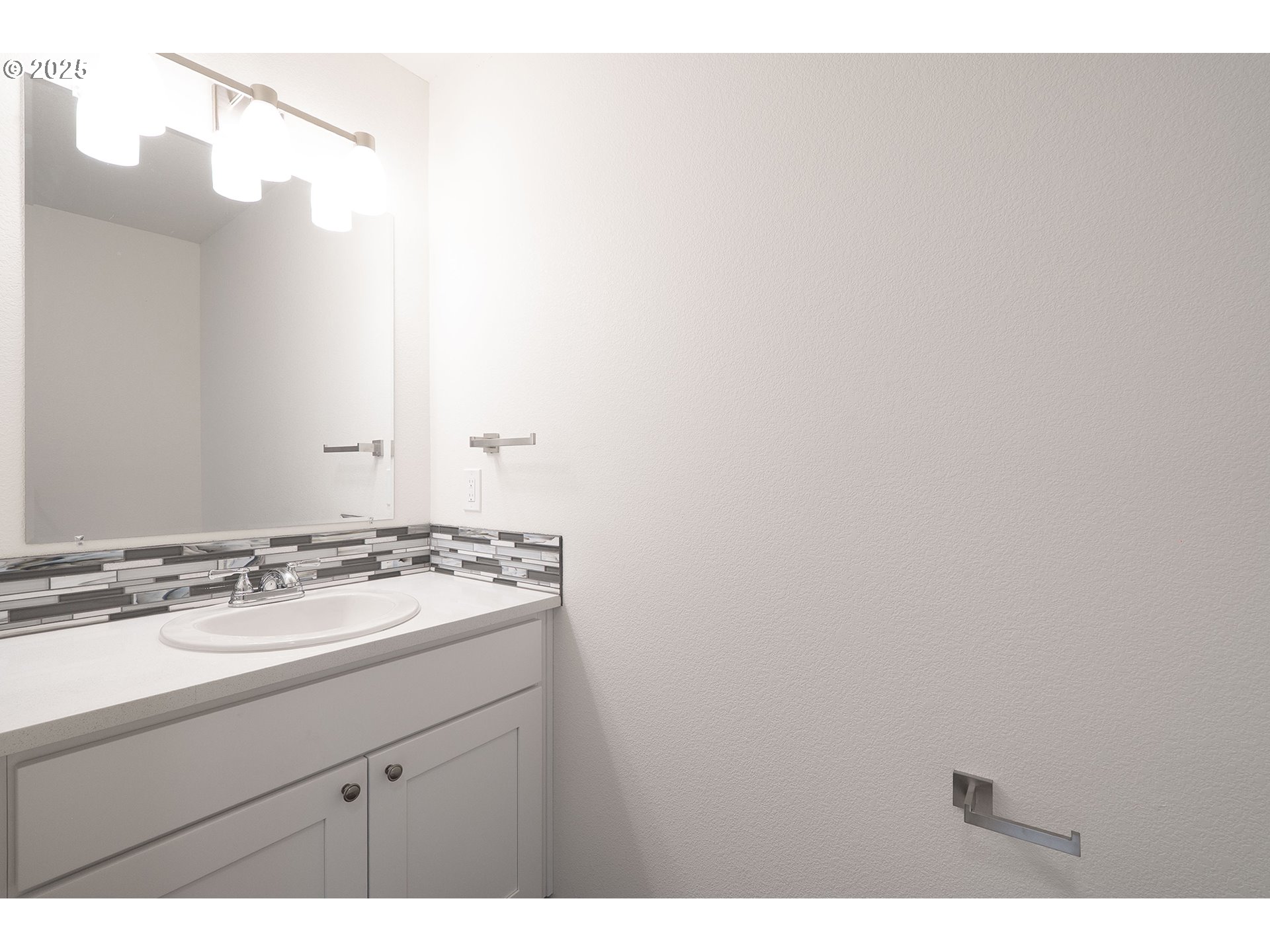 Photo #6: 531466984 Listing 