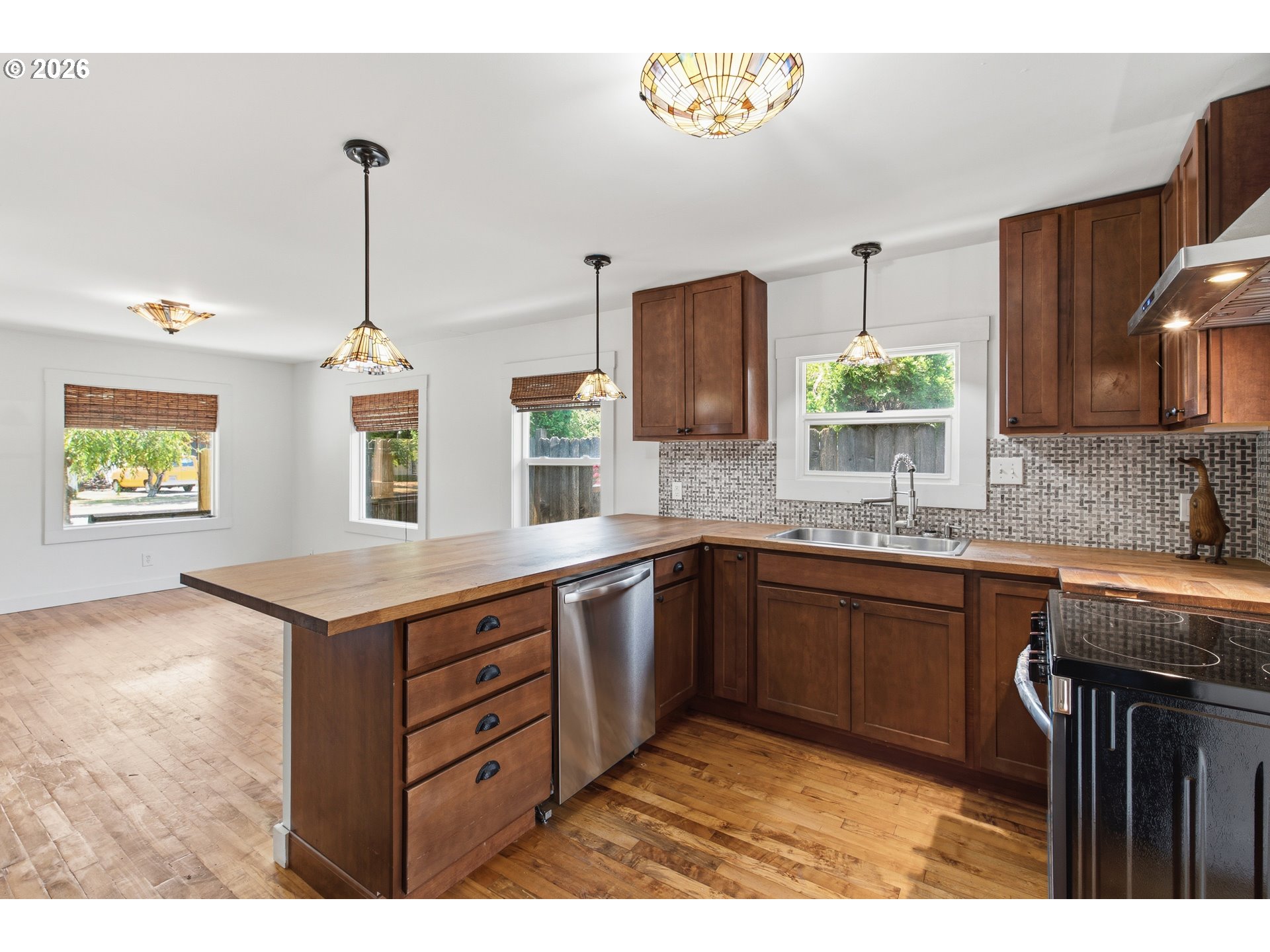 307 W 2nd St