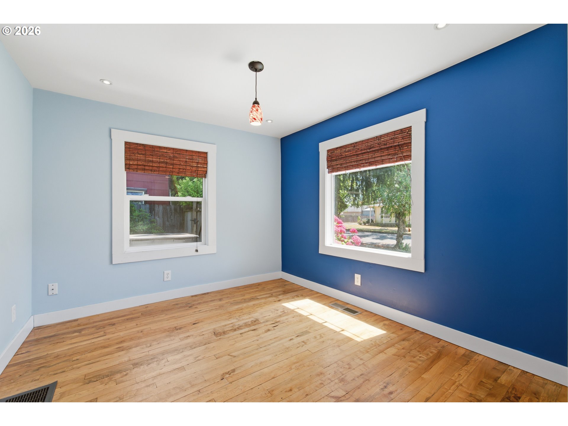 307 W 2nd St
