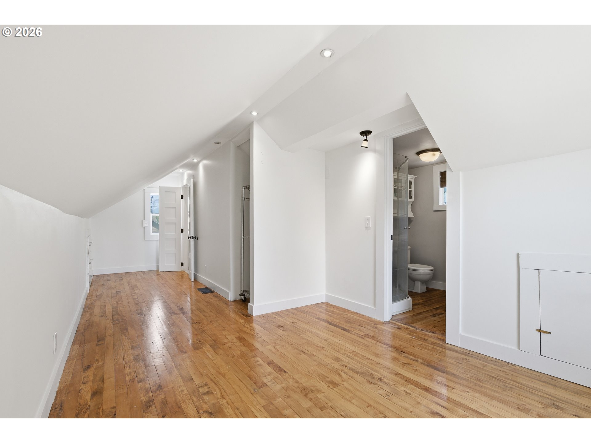 307 W 2nd St