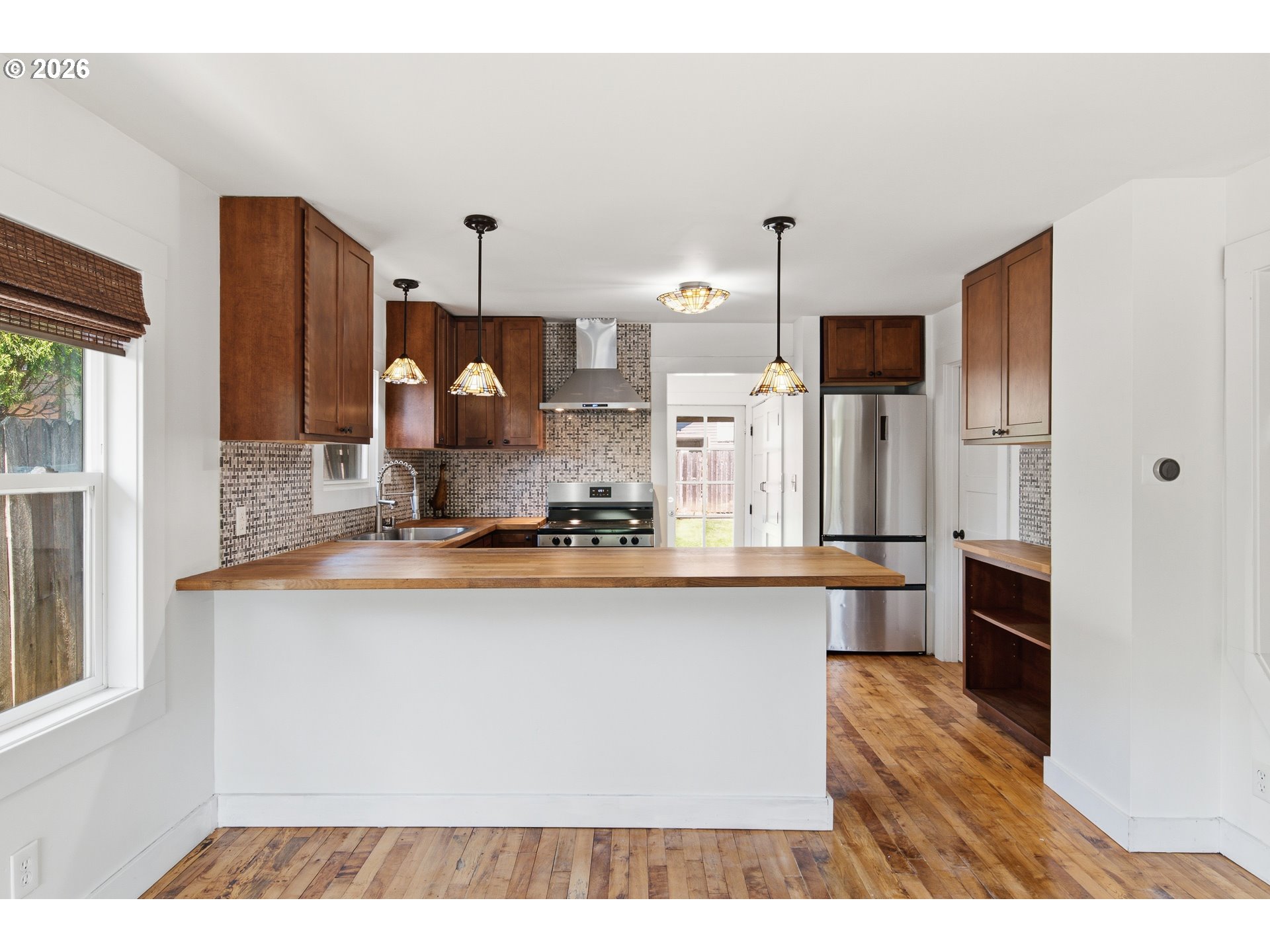 307 W 2nd St
