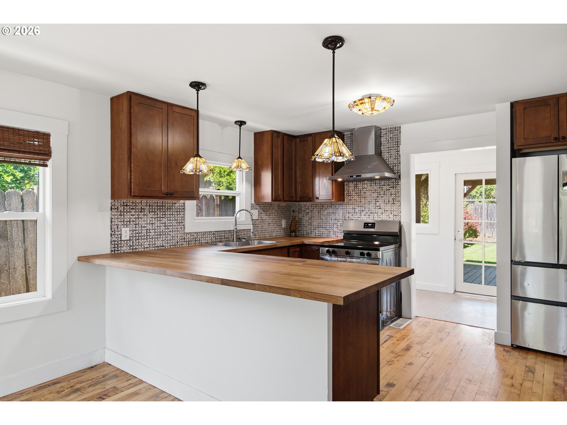307 W 2nd St