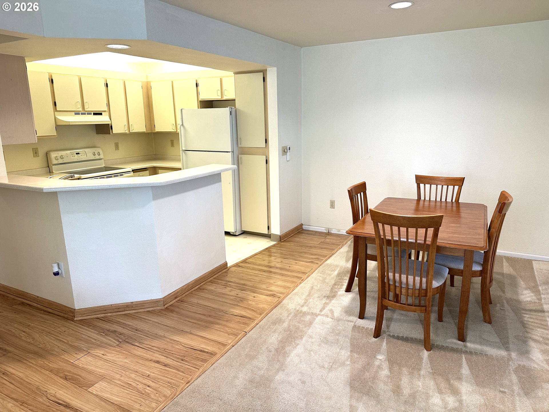 5059 FOOTHILLS DR UNIT D (112), Lake Oswego, OR, 97034