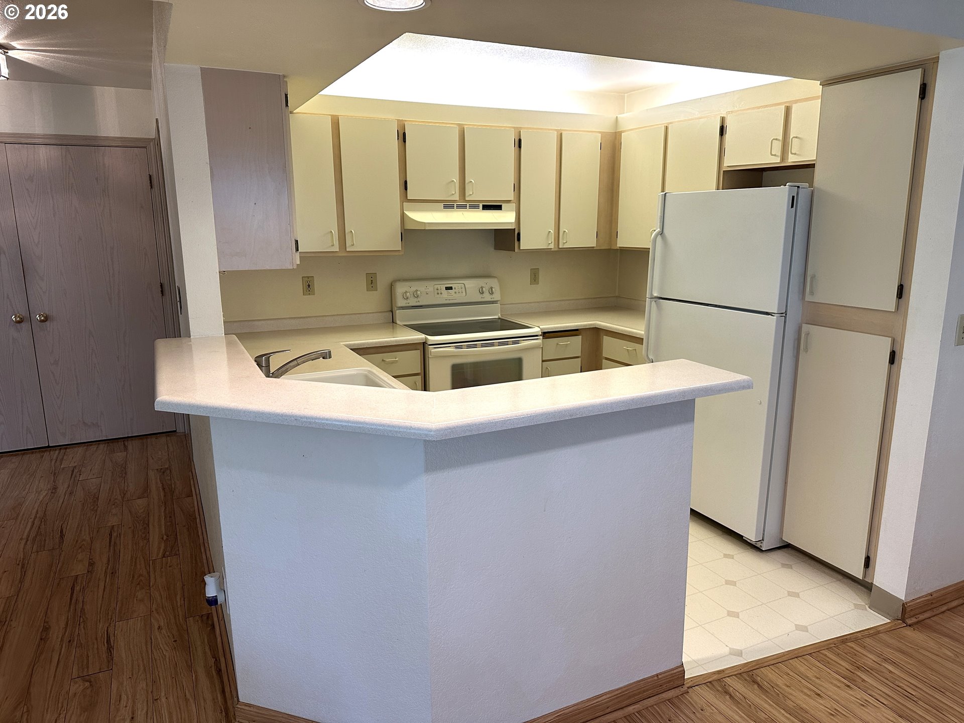 5059 FOOTHILLS DR UNIT D (112), Lake Oswego, OR, 97034