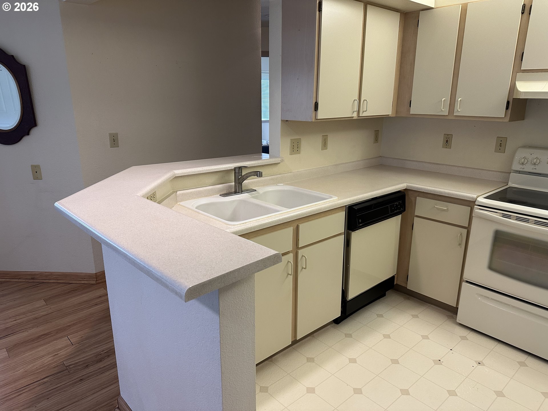 5059 FOOTHILLS DR UNIT D (112), Lake Oswego, OR, 97034