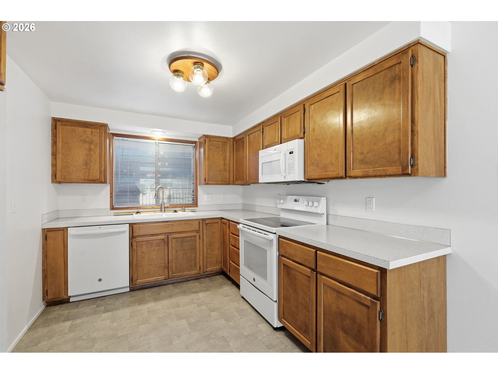 2281 RIDGEWAY DR, Eugene, OR, 97401