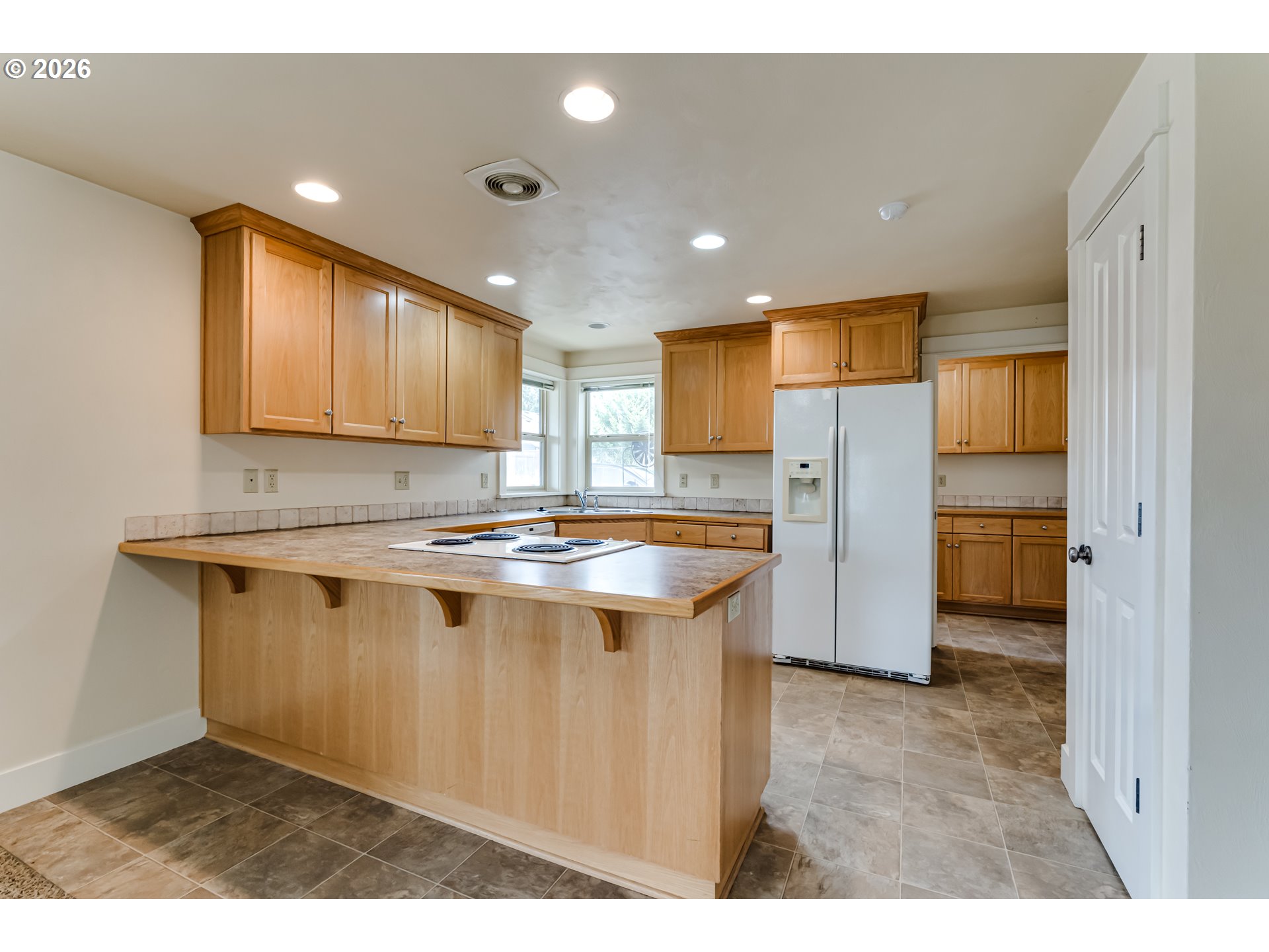 Property photo 11 of 37