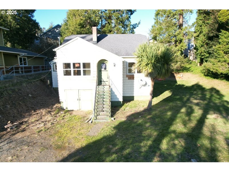 Photo of 1217 MARINE DR Astoria OR 97103