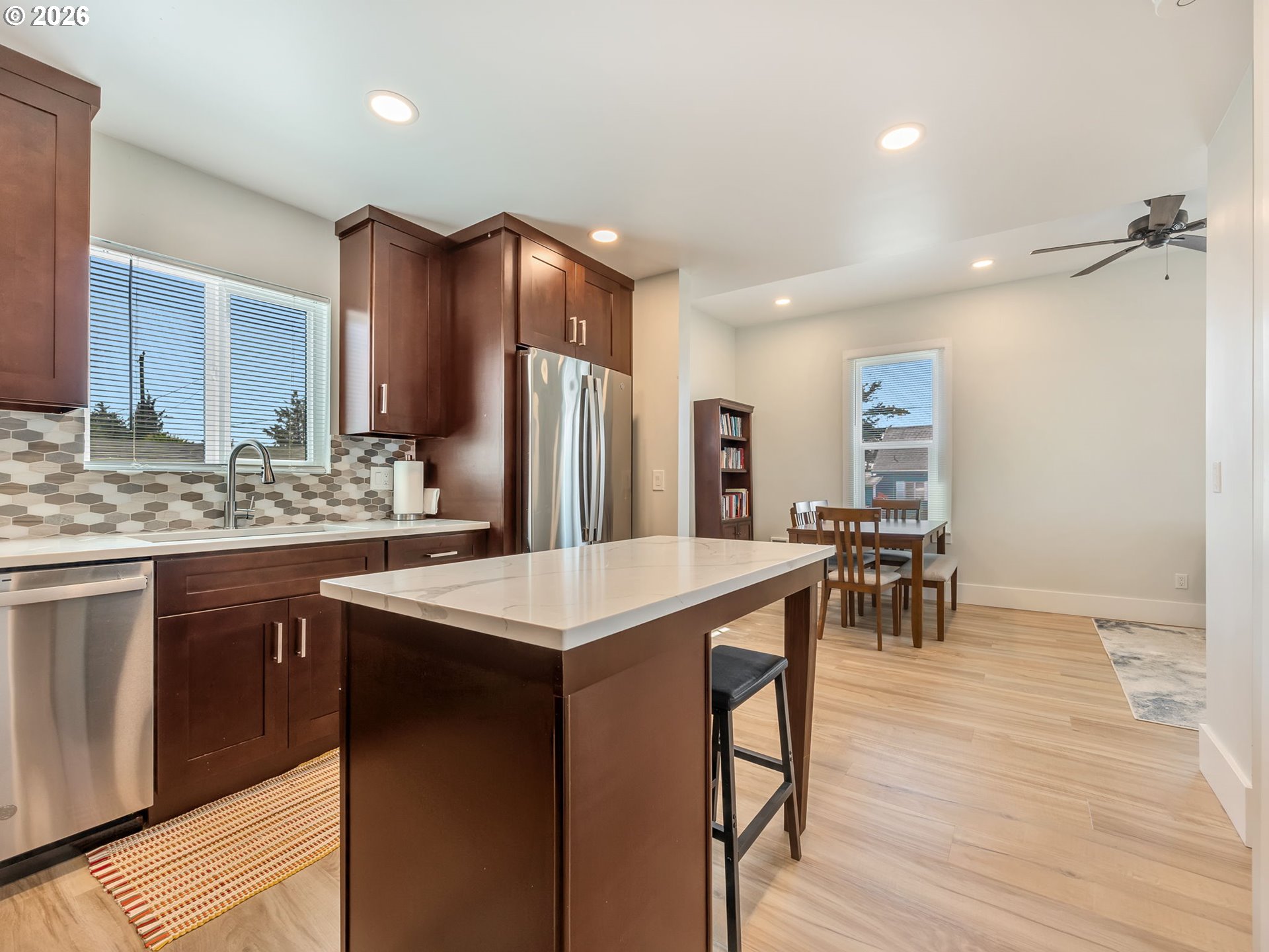 1103 AVENUE F, Seaside, OR, 97138