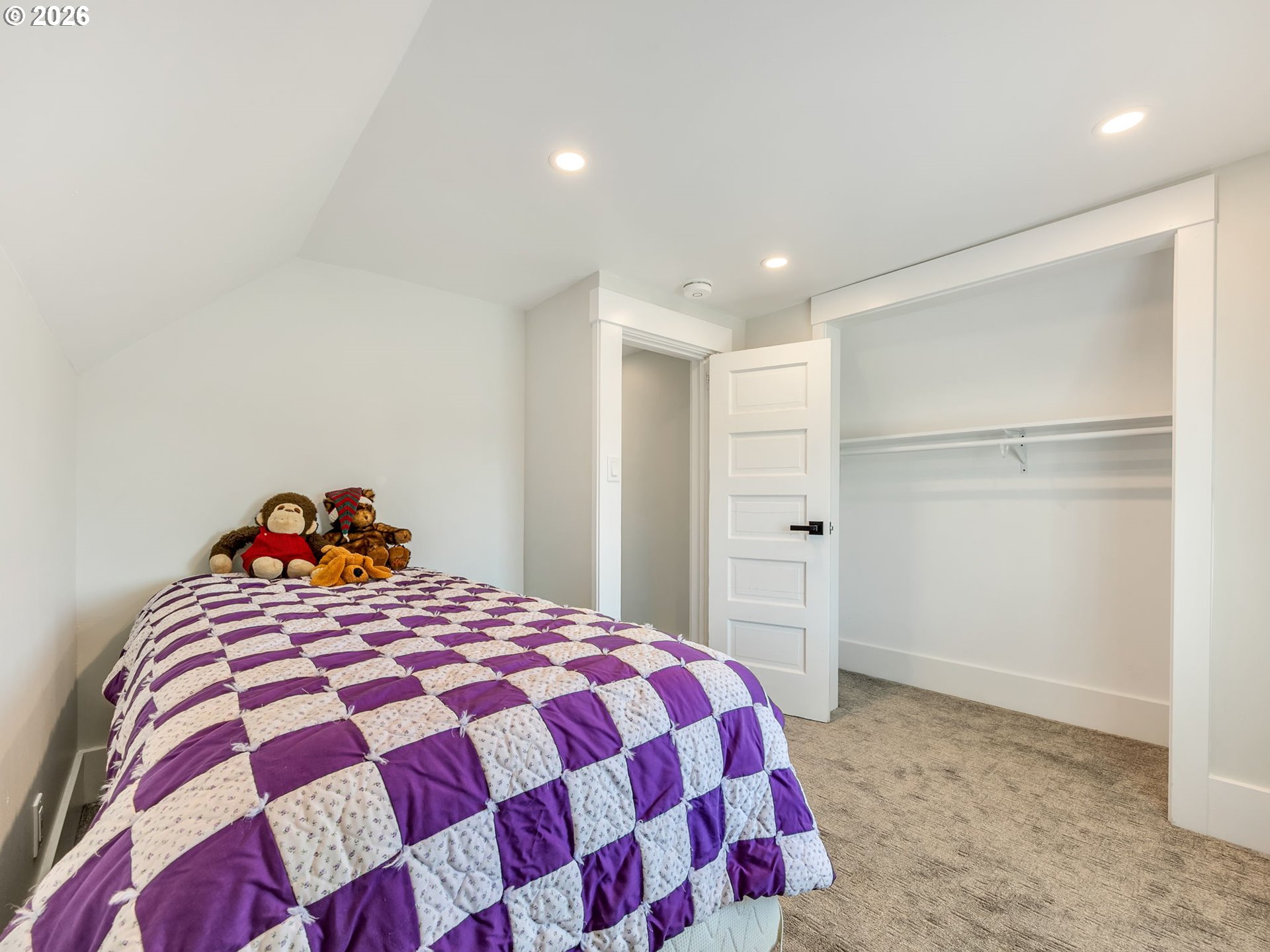 1103 AVENUE F, Seaside, OR, 97138