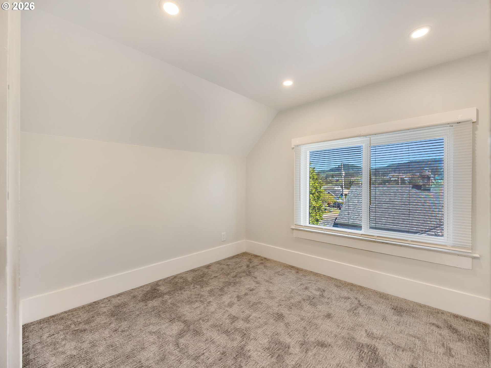 1103 AVENUE F, Seaside, OR, 97138