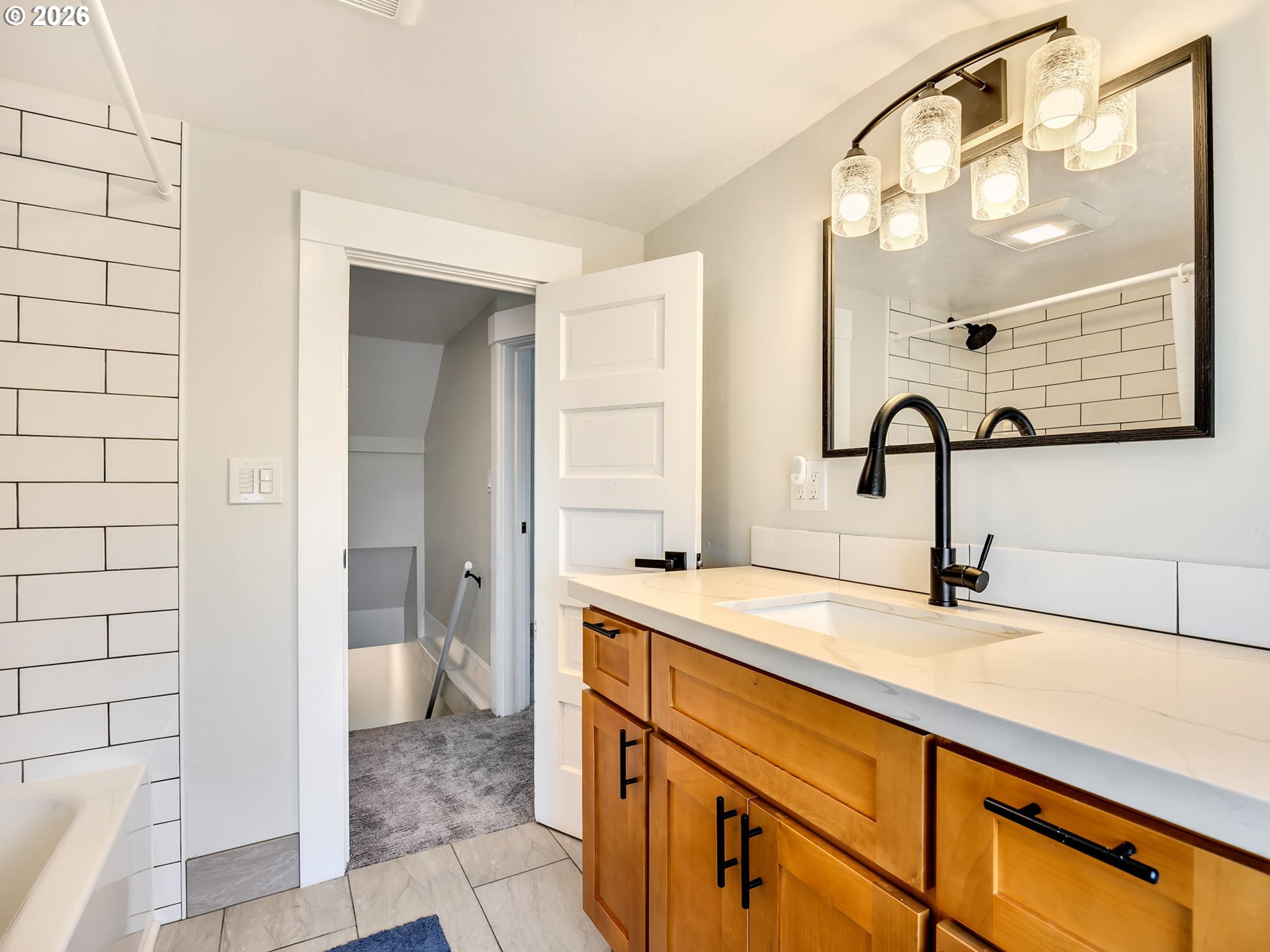 1103 AVENUE F, Seaside, OR, 97138