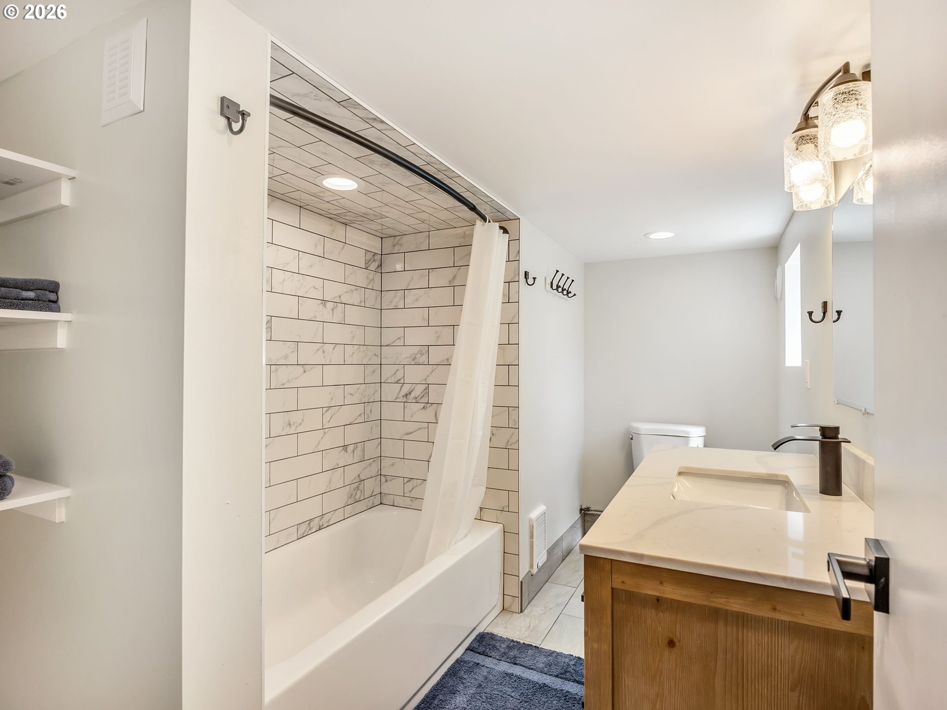 1103 AVENUE F, Seaside, OR, 97138