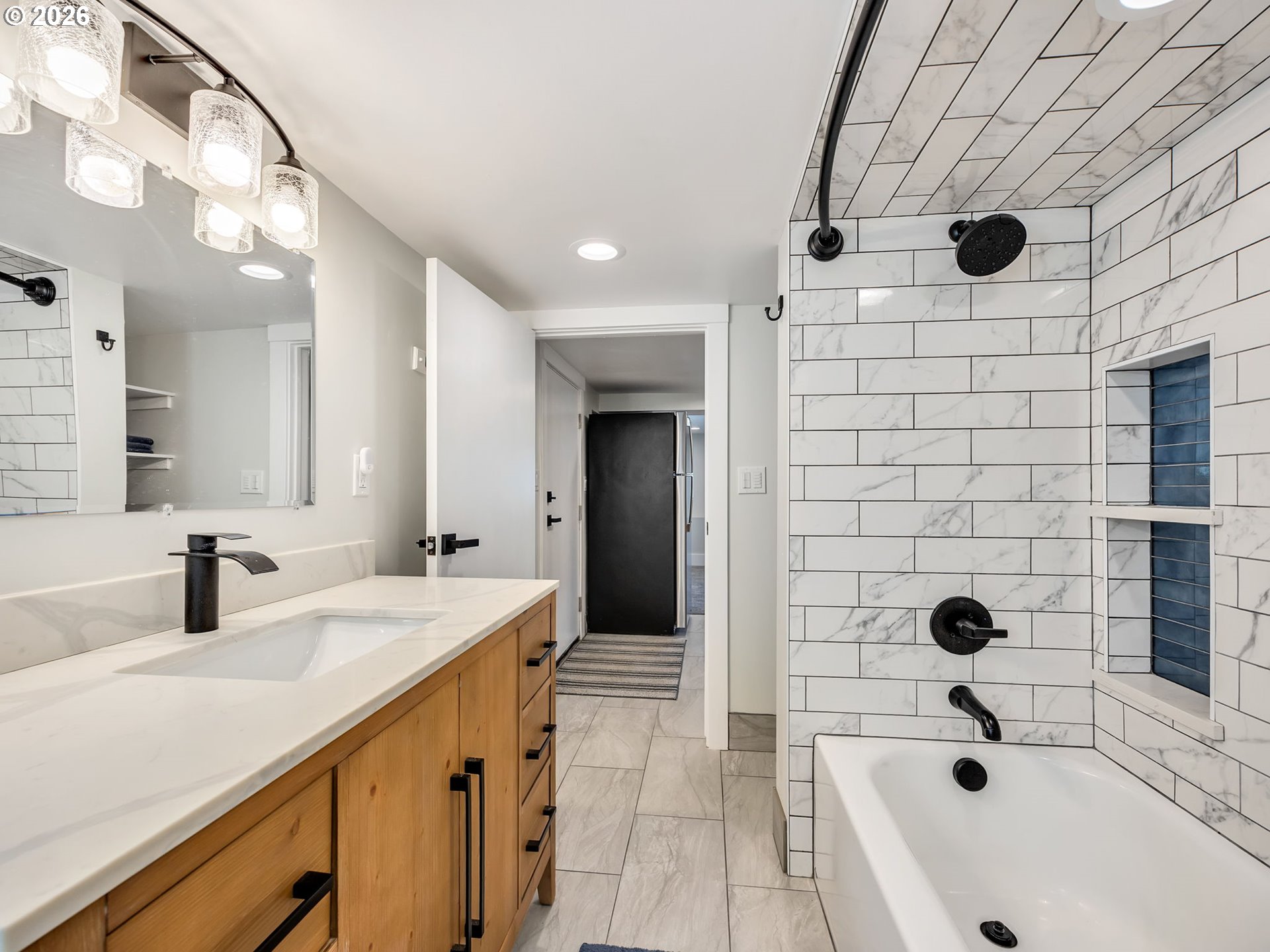 1103 AVENUE F, Seaside, OR, 97138