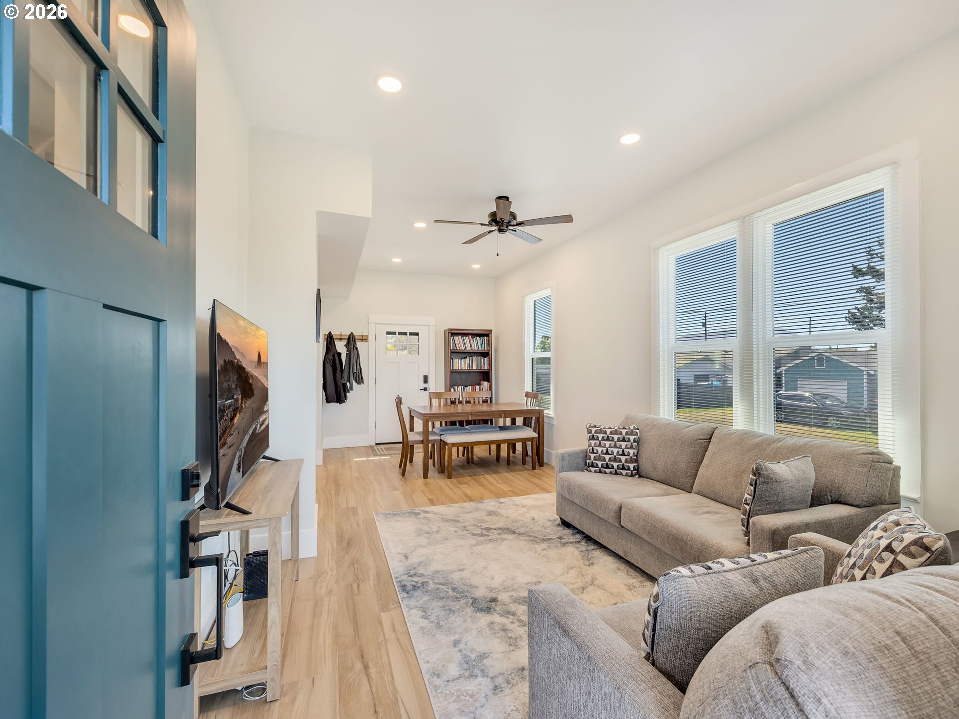 1103 AVENUE F, Seaside, OR, 97138