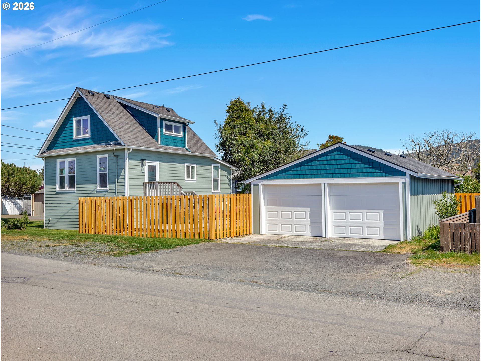 1103 AVENUE F, Seaside, OR, 97138