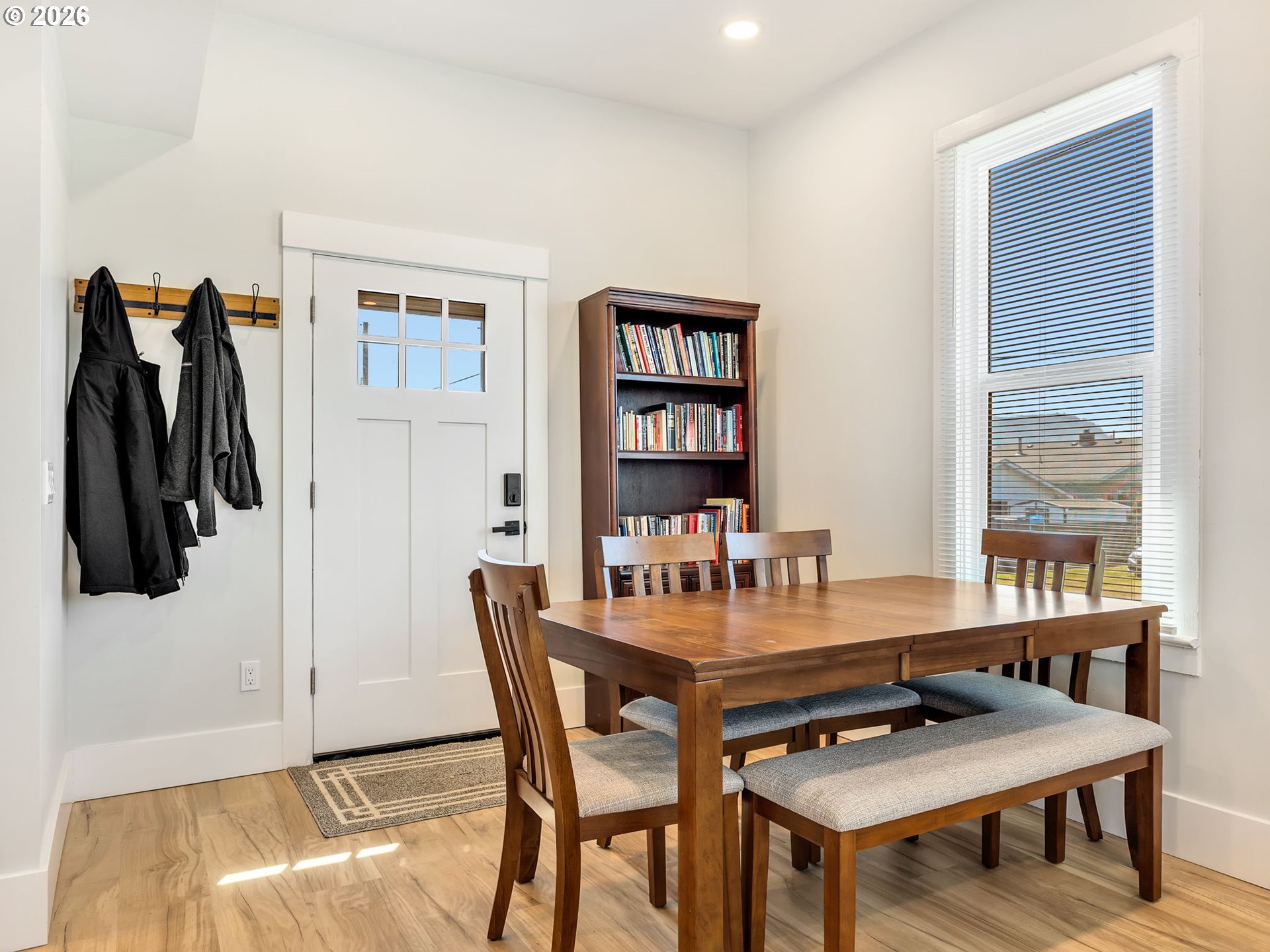 1103 AVENUE F, Seaside, OR, 97138