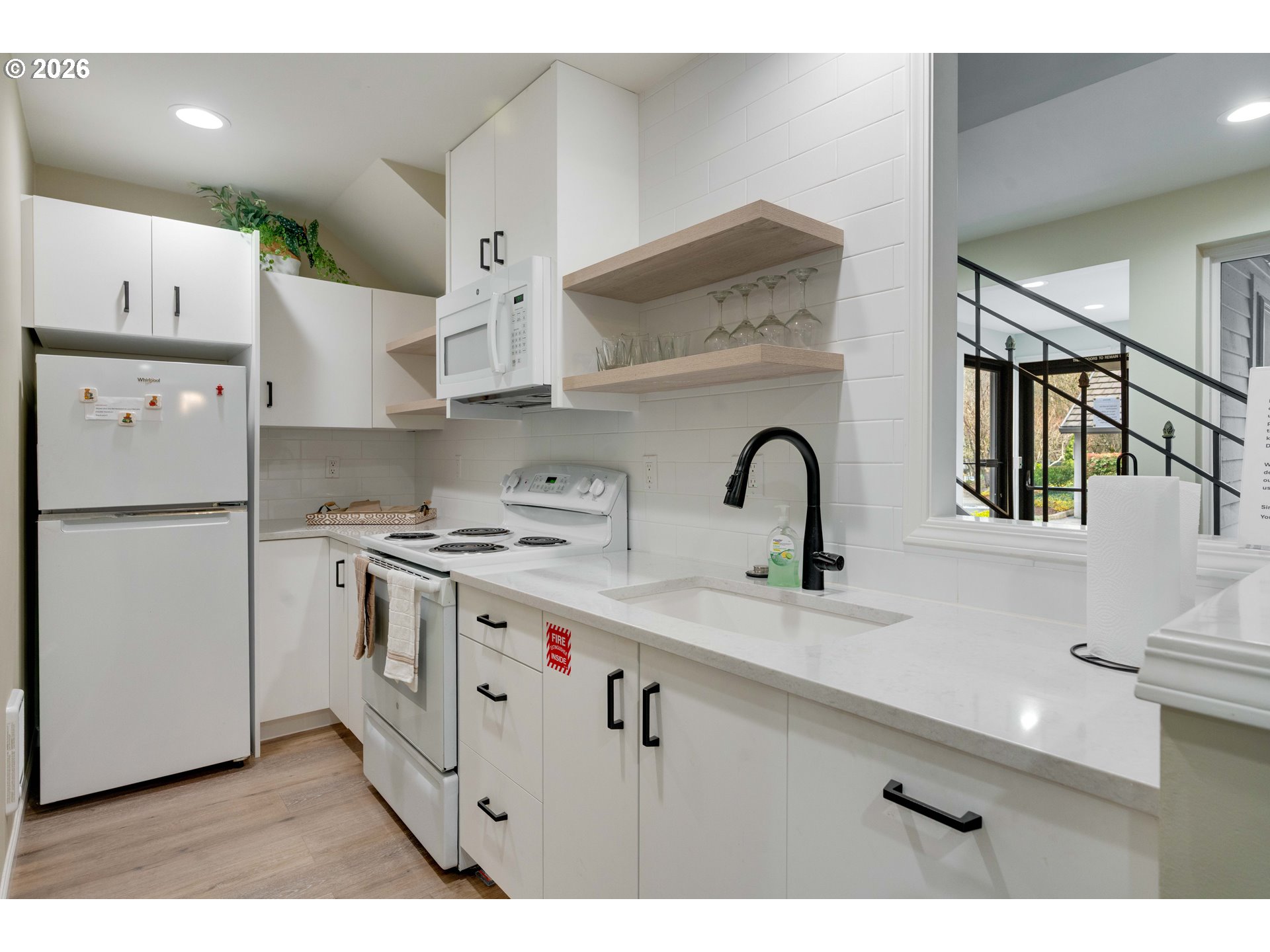 4000 CARMAN DR UNIT 106, Lake Oswego, OR, 97035