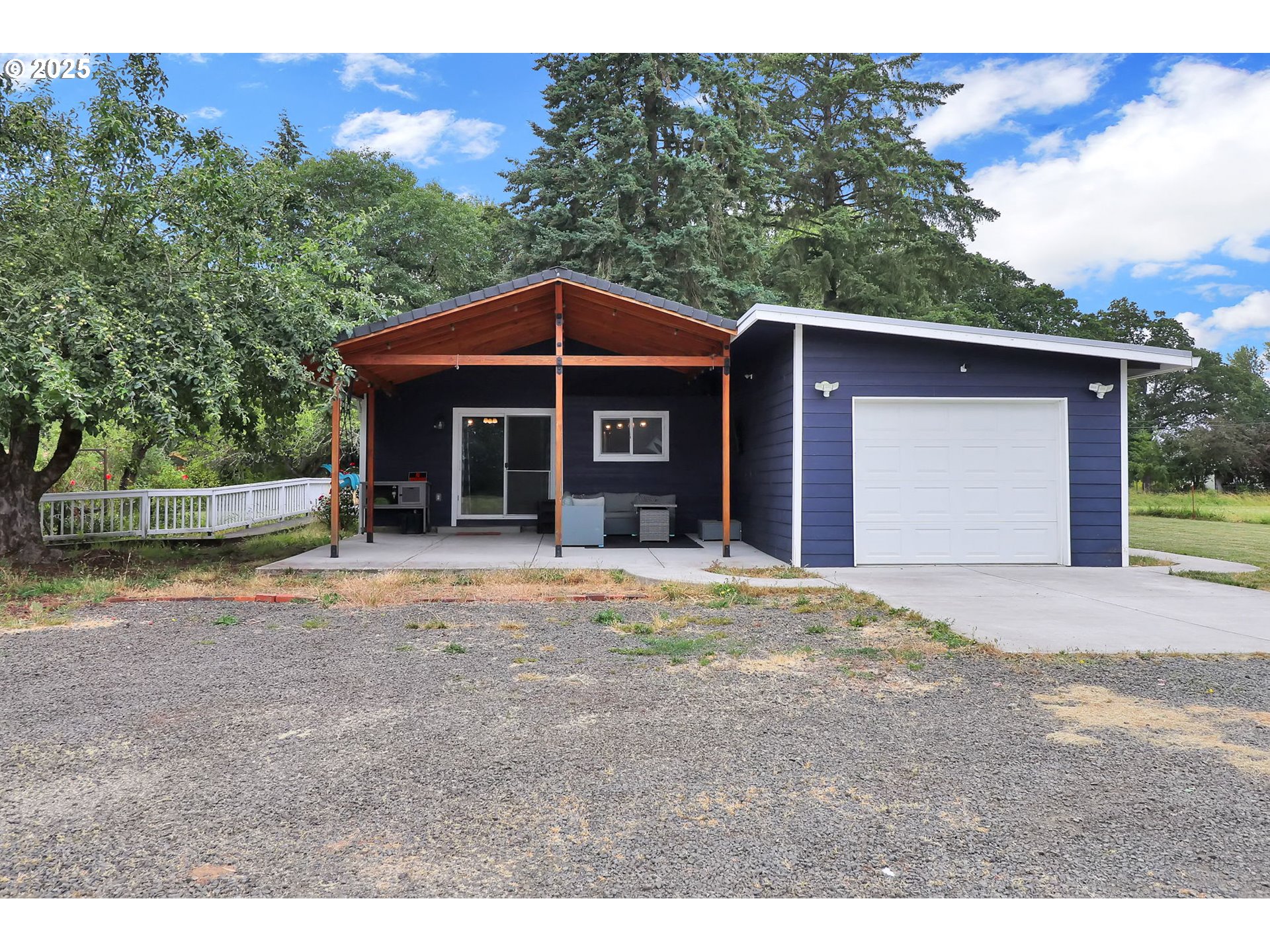 93215 LONG TOM DR, Cheshire, OR, 97419