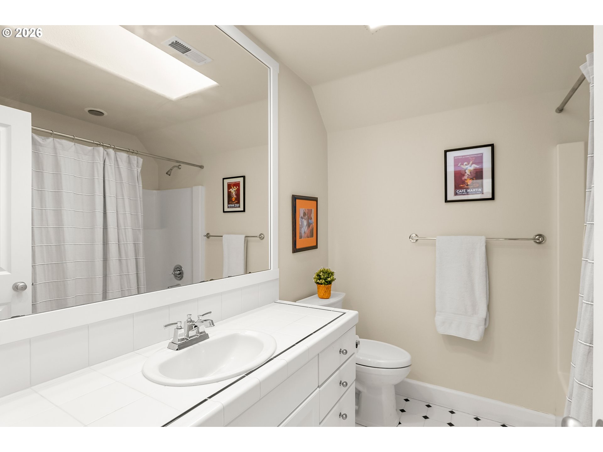 Photo #13: 546244293 Listing: Photo #13