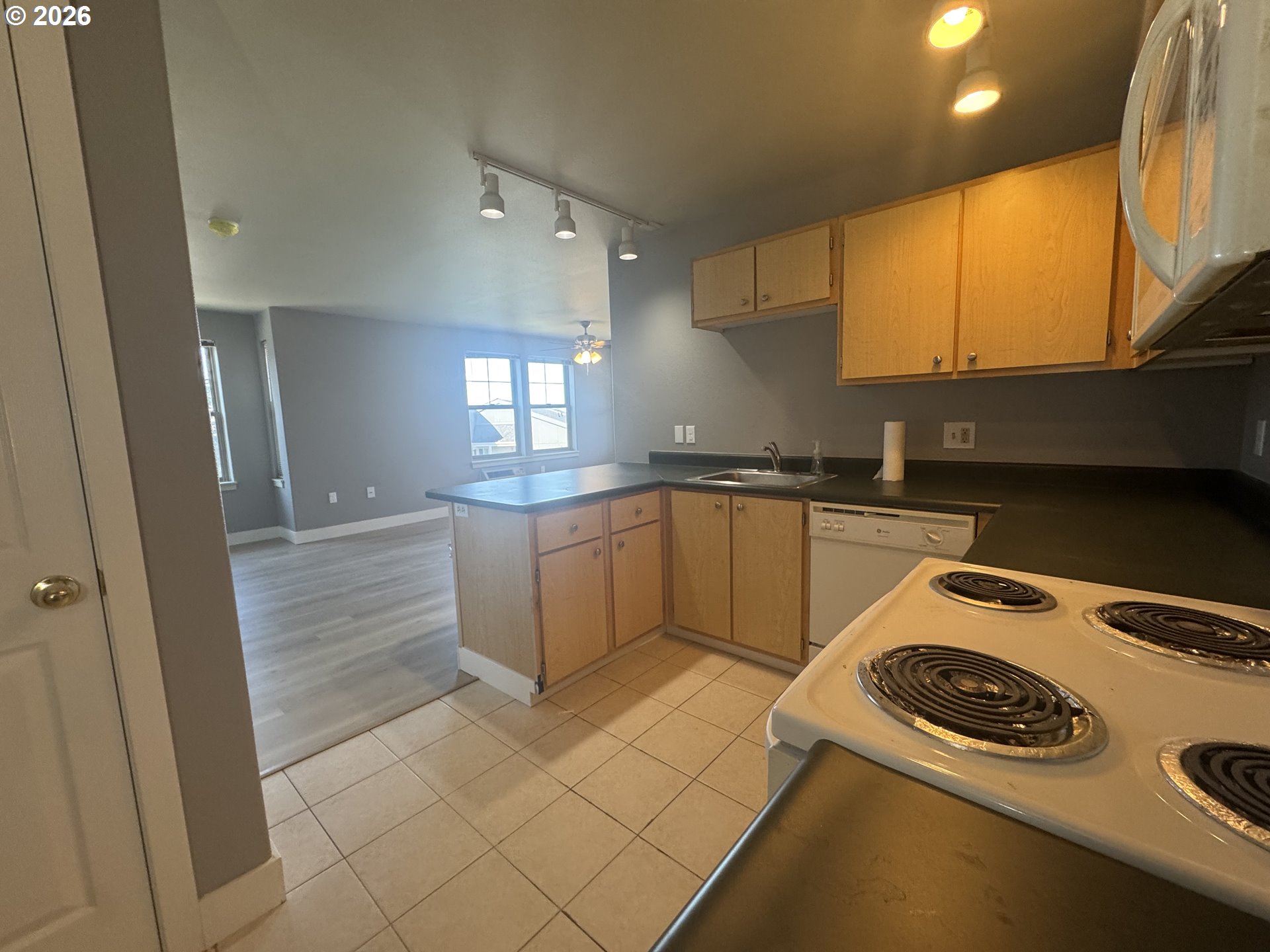 Photo #9: 555455306 Listing: Photo #9