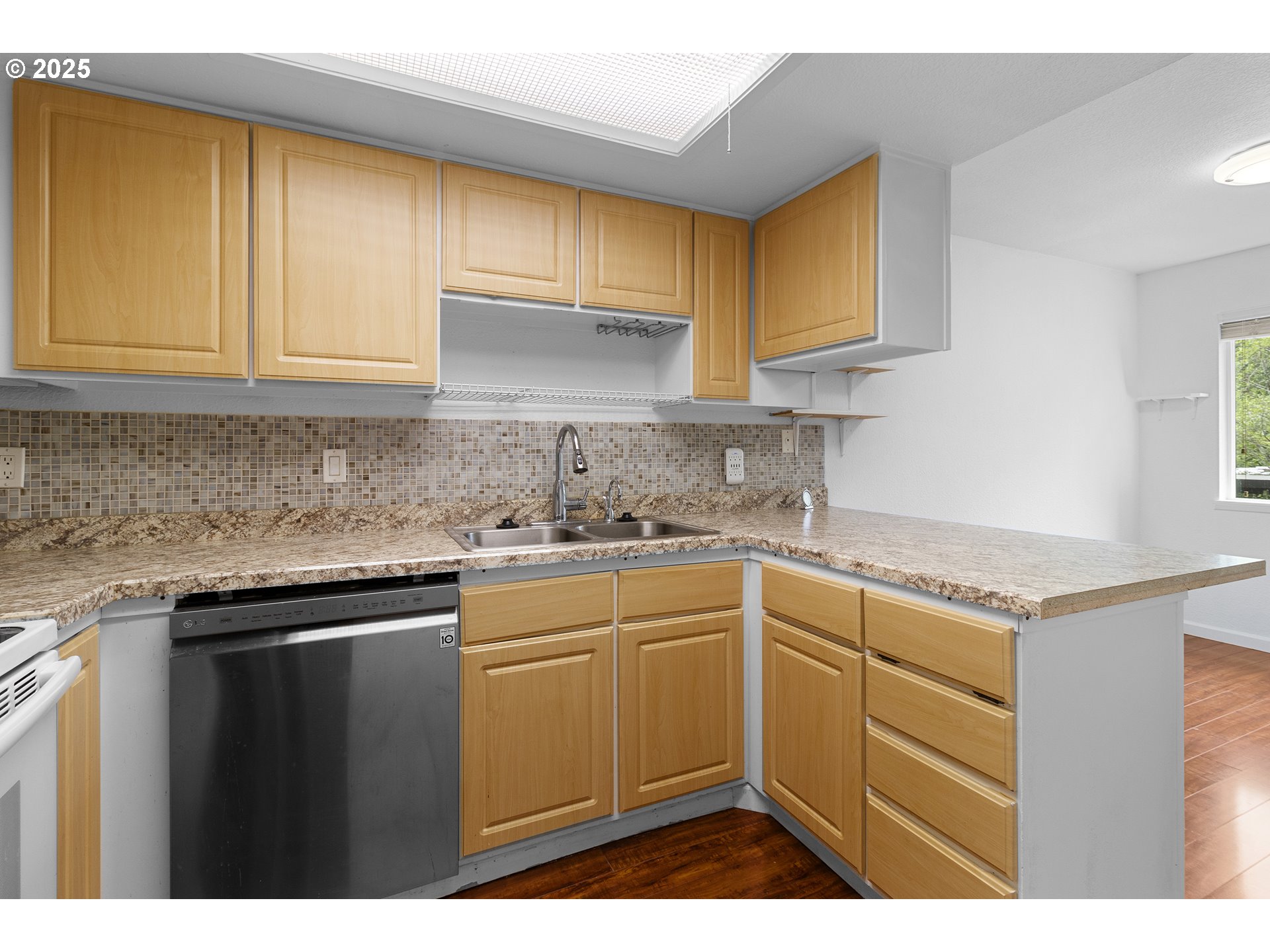 Photo #10: 556329155 Listing: Photo #10