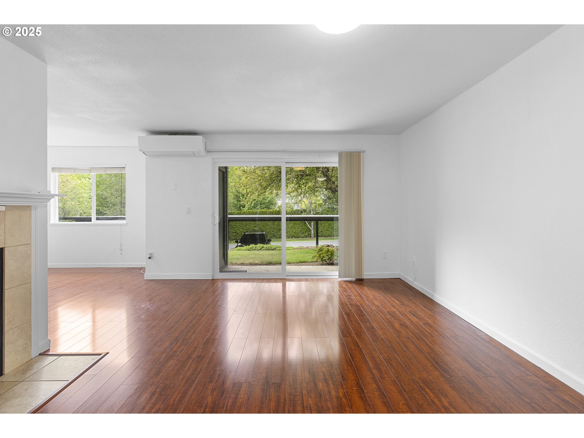 Photo #4: 556329155 Listing: Photo #4